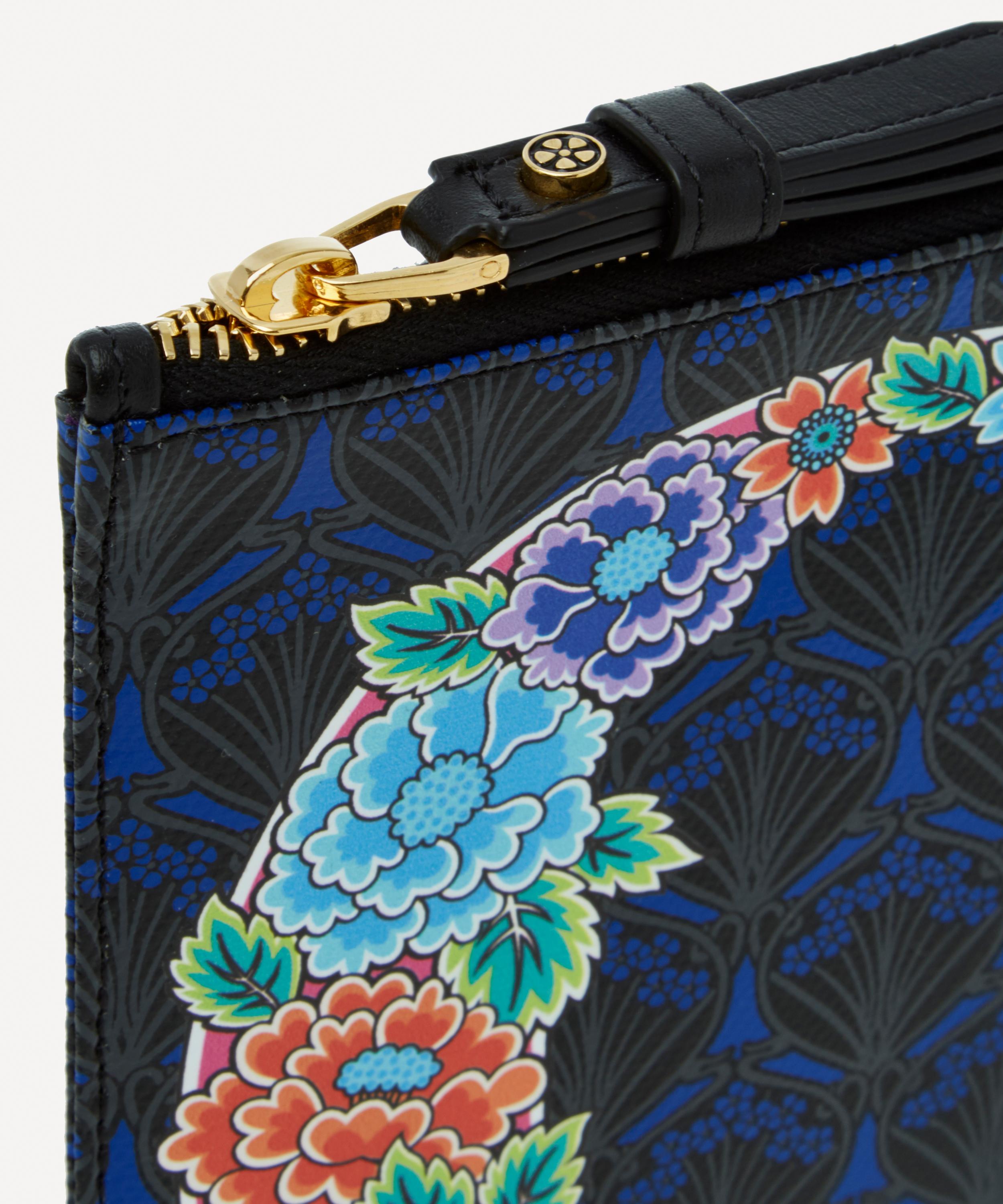 Liberty - Wristlet in O Print image number 4