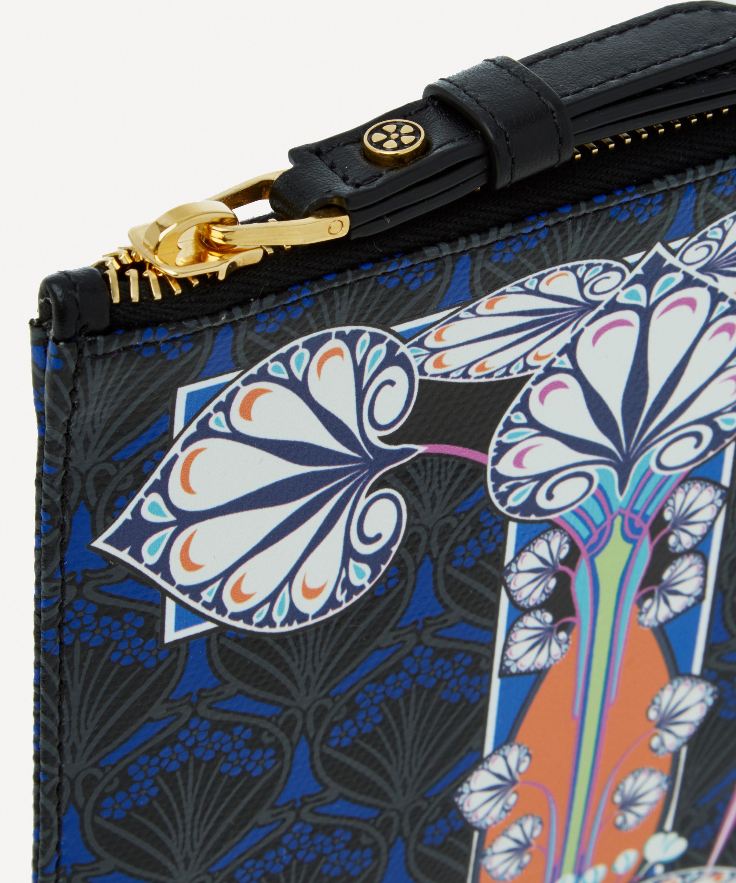 Liberty - Wristlet in T Print image number 4