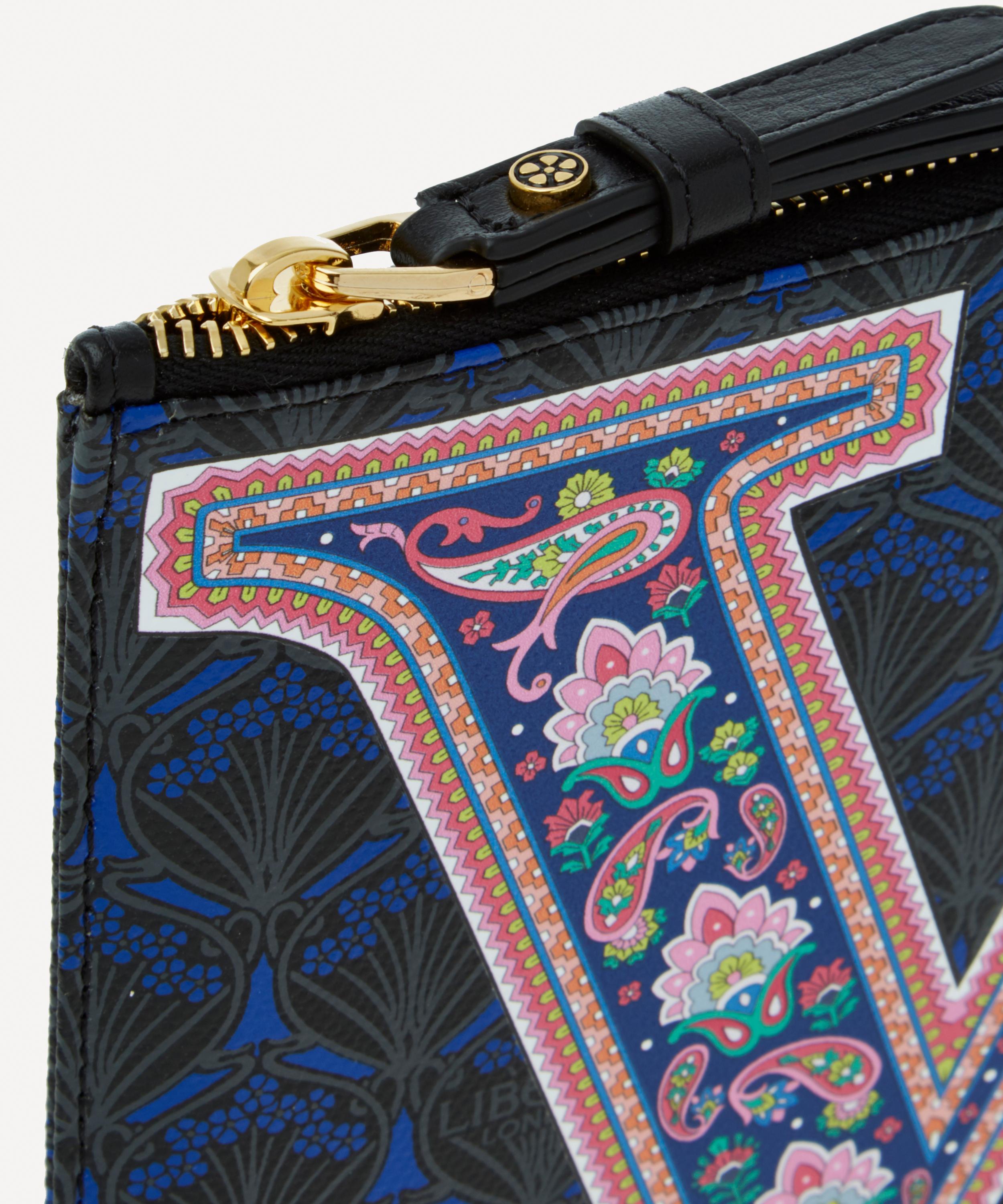 Liberty - Wristlet in V Print image number 4