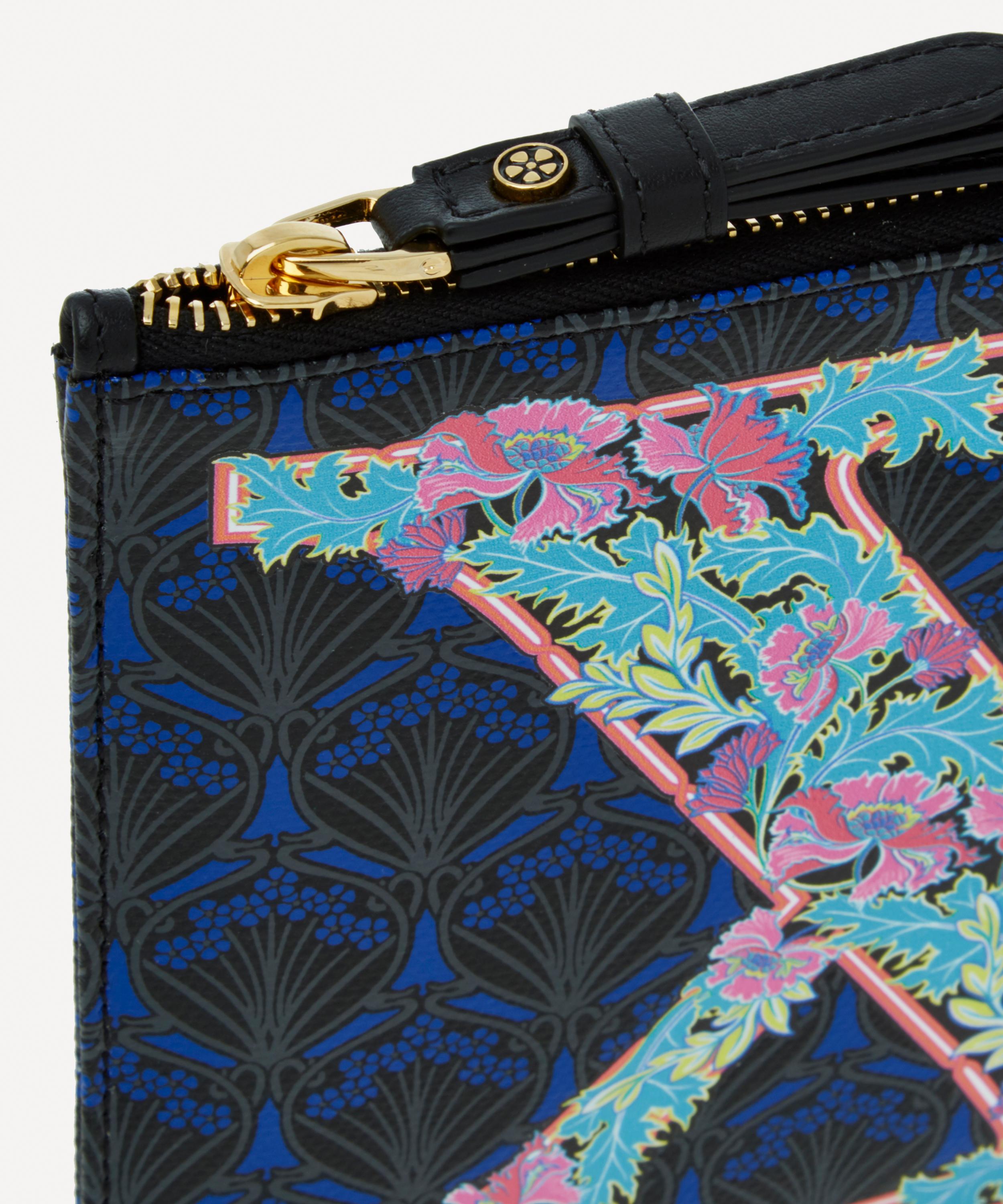 Liberty - Wristlet in X Print image number 4