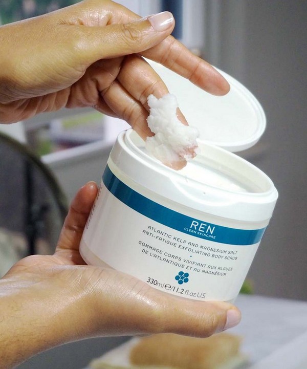 REN Clean Skincare - Atlantic Kelp and Magnesium Salt Anti-Fatigue Exfoliating Body Scrub 330ml image number 1