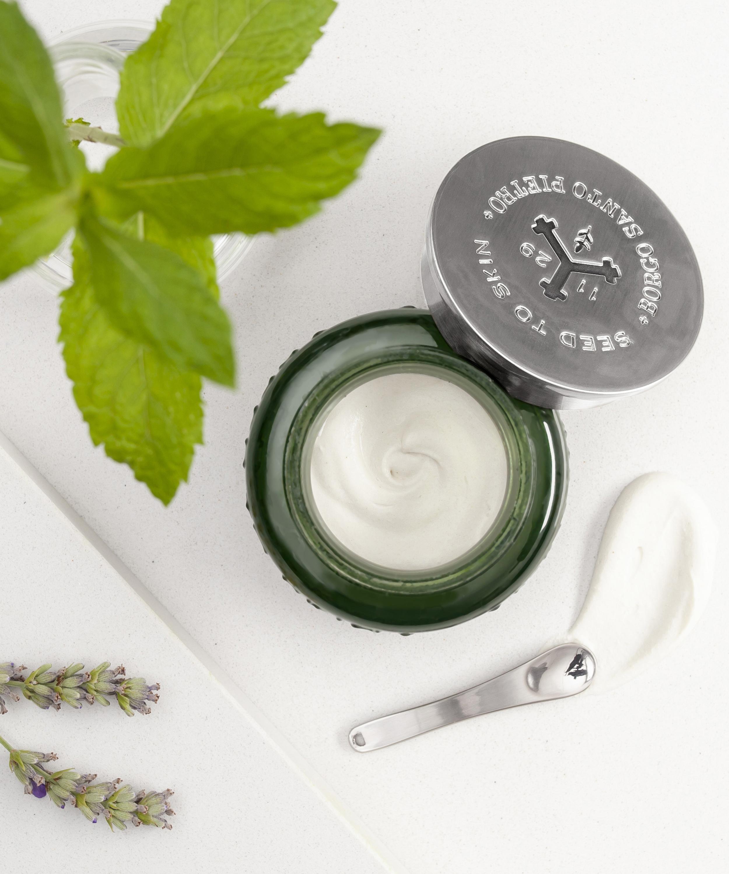 Seed to Skin Tuscany - The Radiance Microdermabrasion Glow Treatment 50ml image number 2