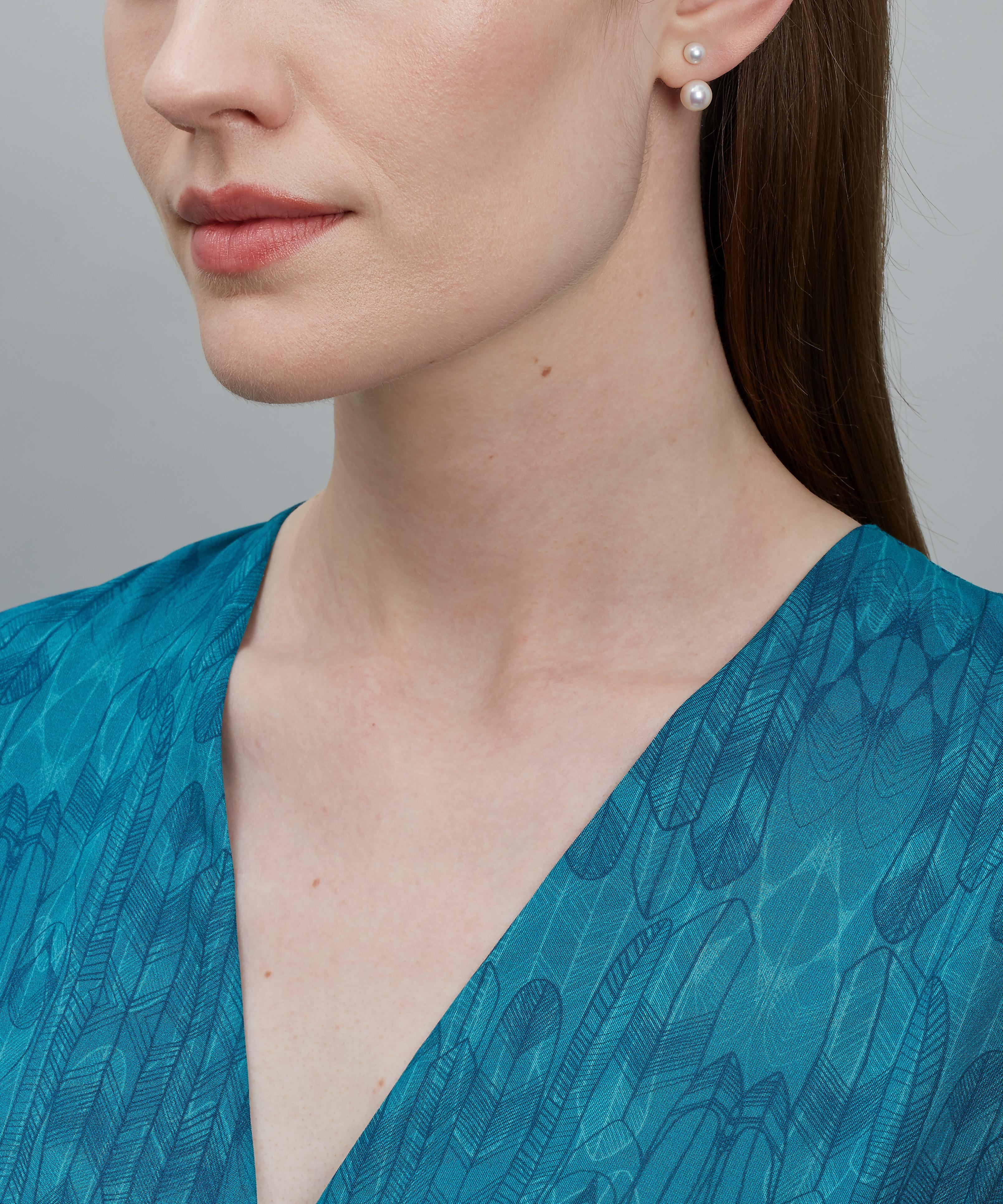 Satomi Kawakita - Gold Sister Pearl Stud Earrings image number 1