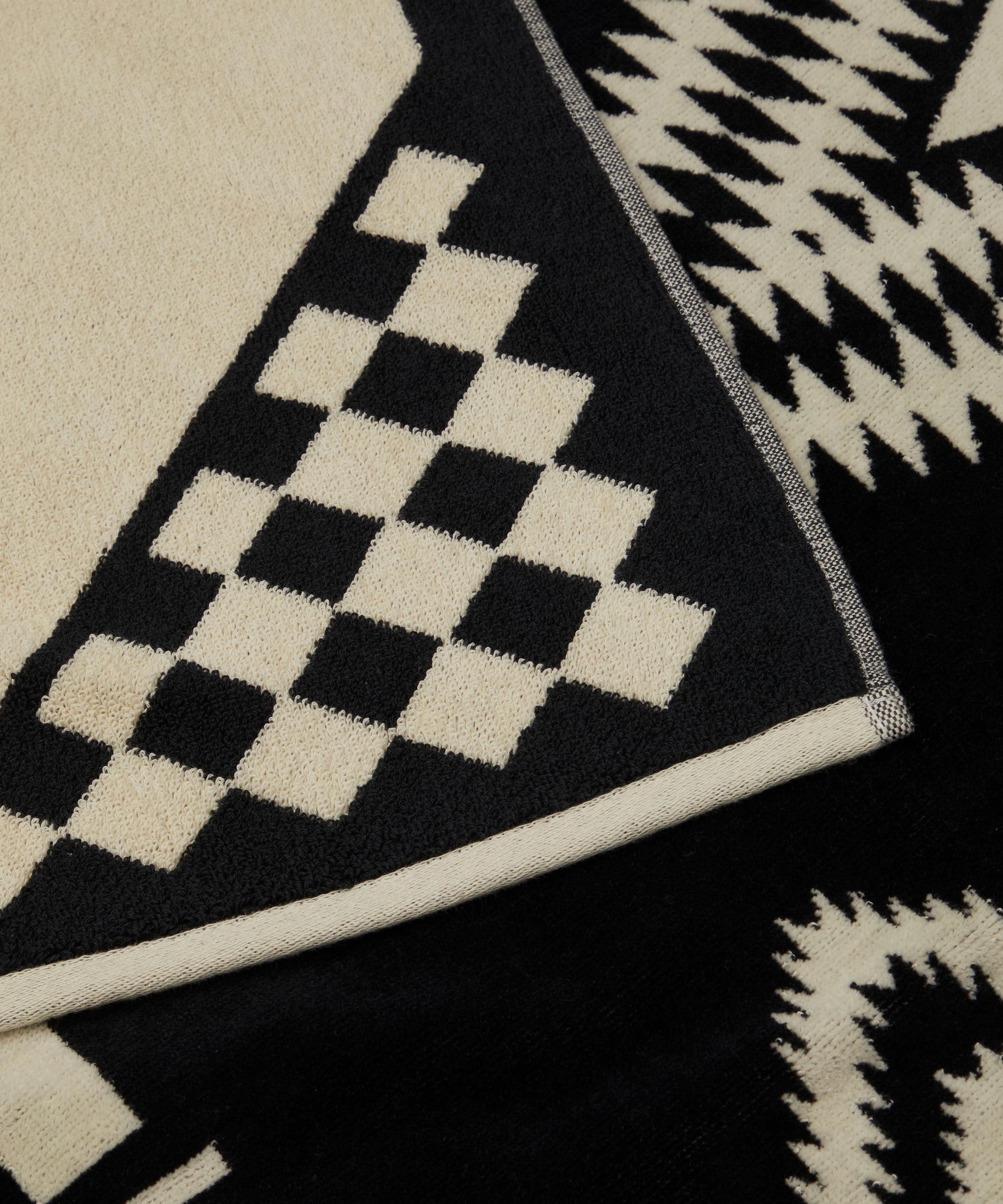 Pendleton - Oversized Jacquard Towel image number 4