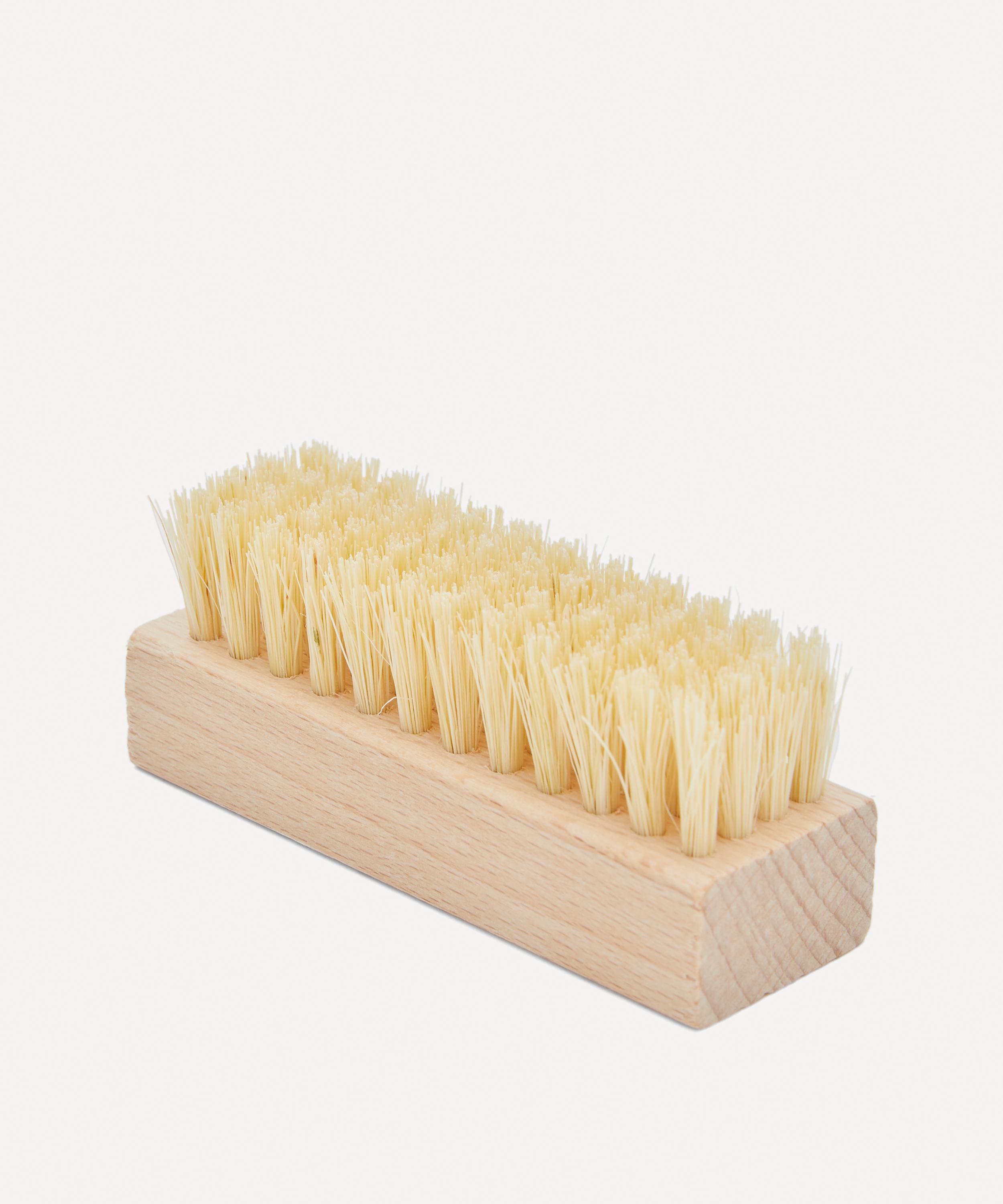 Liquiproof - Premium Vegetable Fibre Brush image number 1