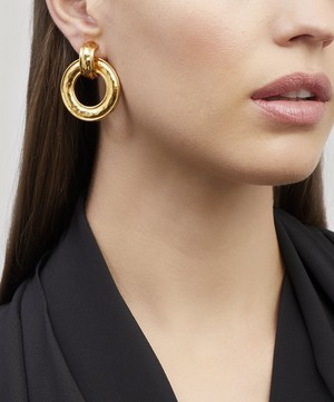 Designer Vintage - 1990s Chanel Gilt Hammered Disc Clip-On Earrings image number 1