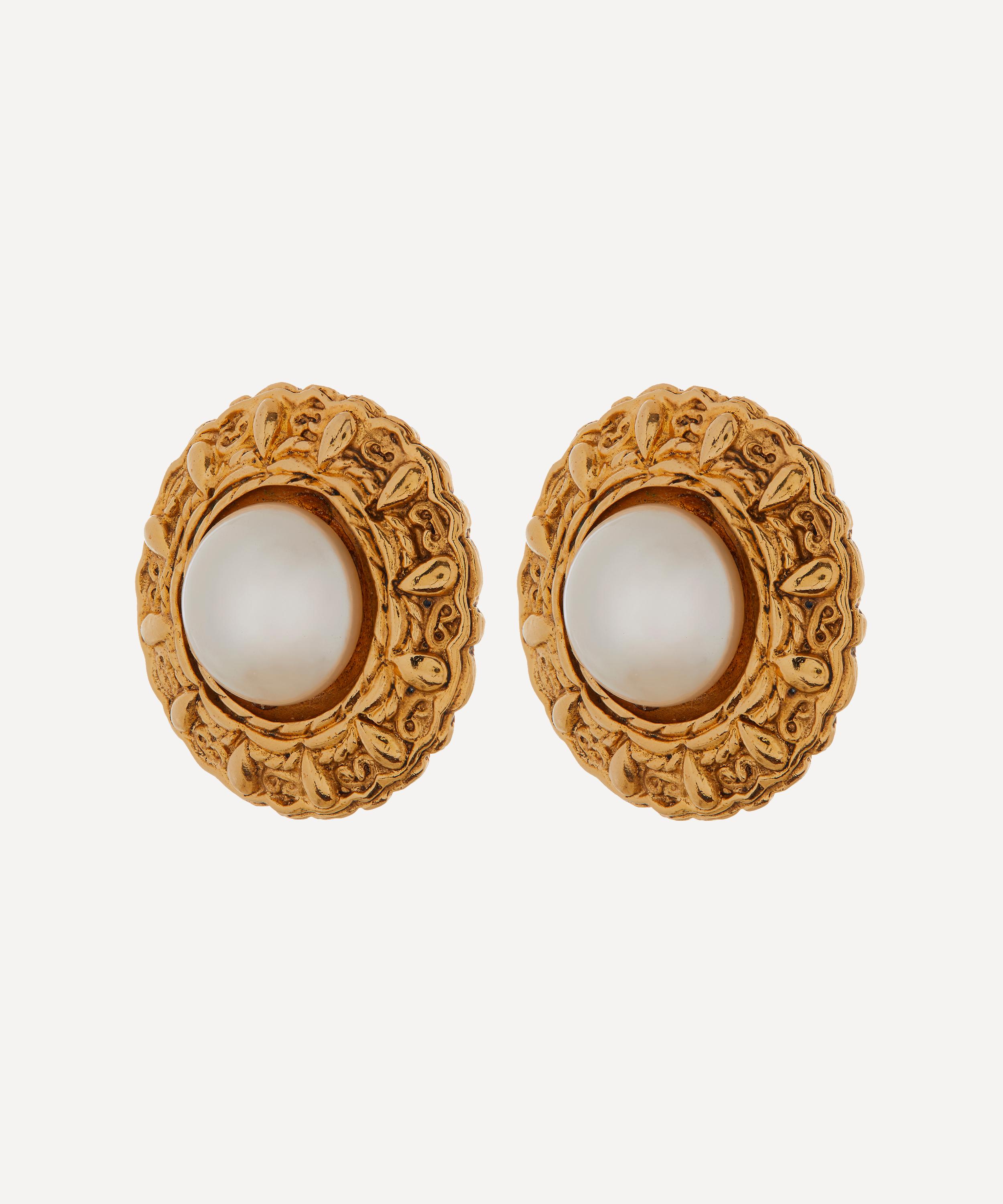 Chanel Pre-Owned logo clip-on earrings - Neutrals