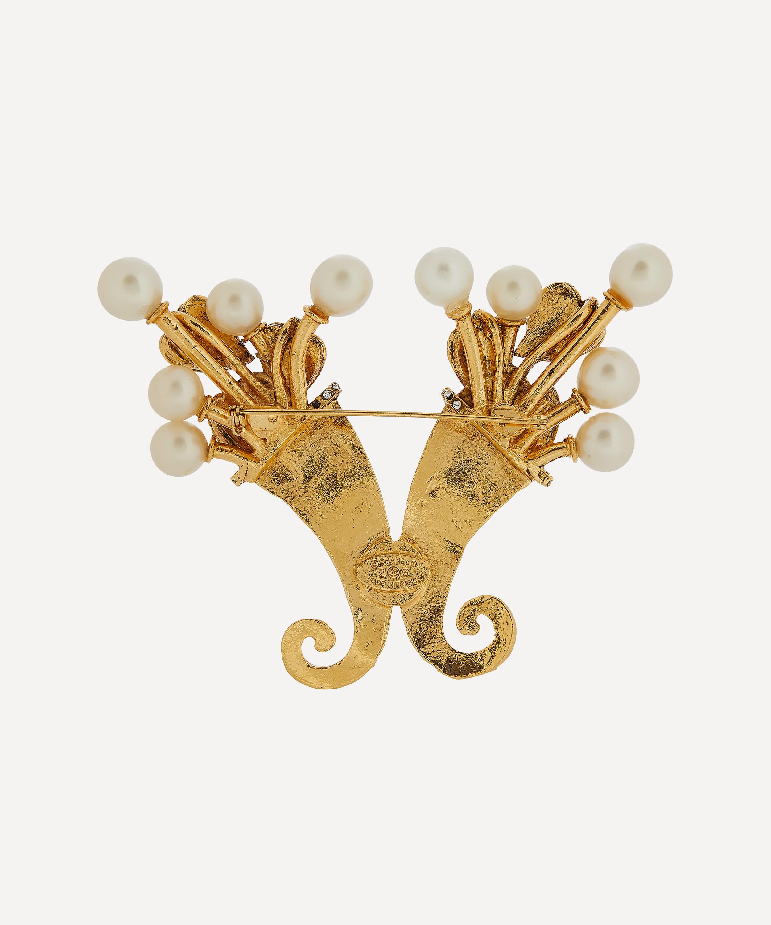 Designer Vintage - 1980s Chanel Faux Pearl and Diamond Cornucopia Brooch image number 3