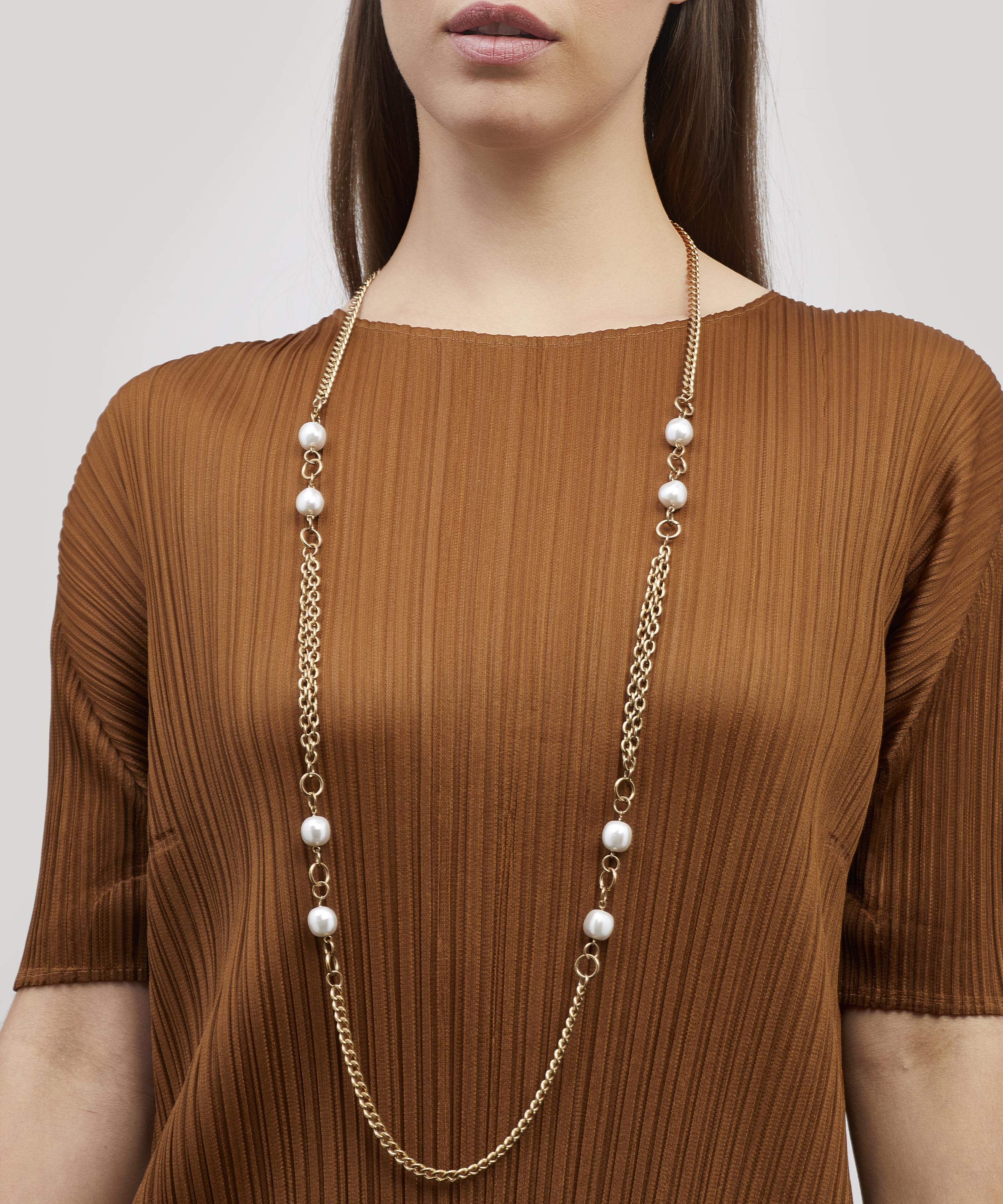 Designer Vintage - 1980s Gilt Faux Pearl Necklace image number 1