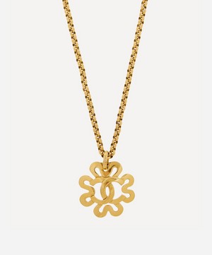 Designer Vintage - 1990s Chanel Gilt Logo and Daisy Pendant Necklace image number 0