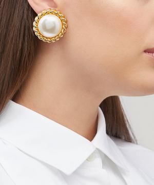 Designer Vintage - 1980s David Gross Gilt Faux Pearl Clip-On Earrings image number 1