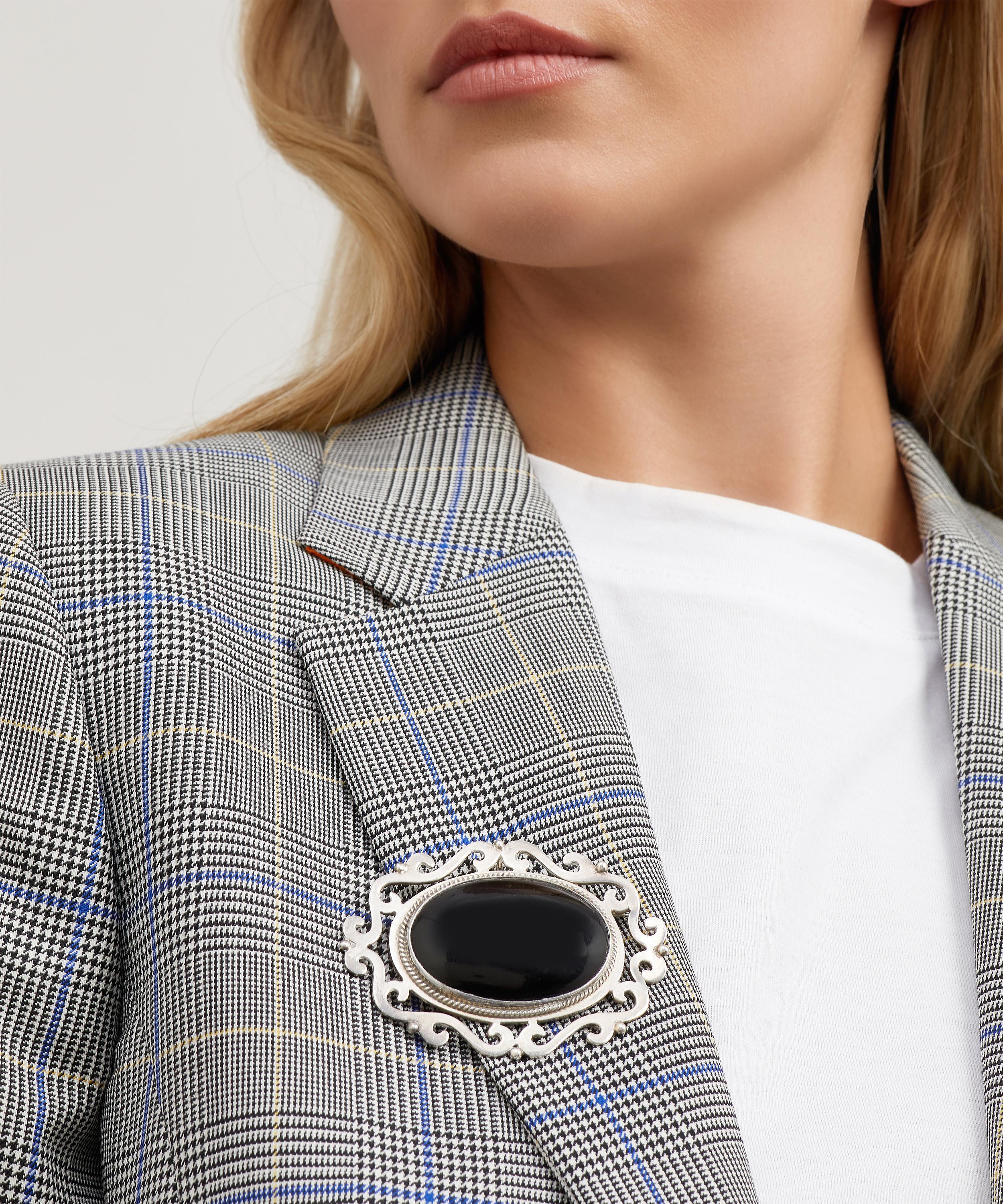 Designer Vintage - 1970s Silver Black Onyx Brooch image number 1