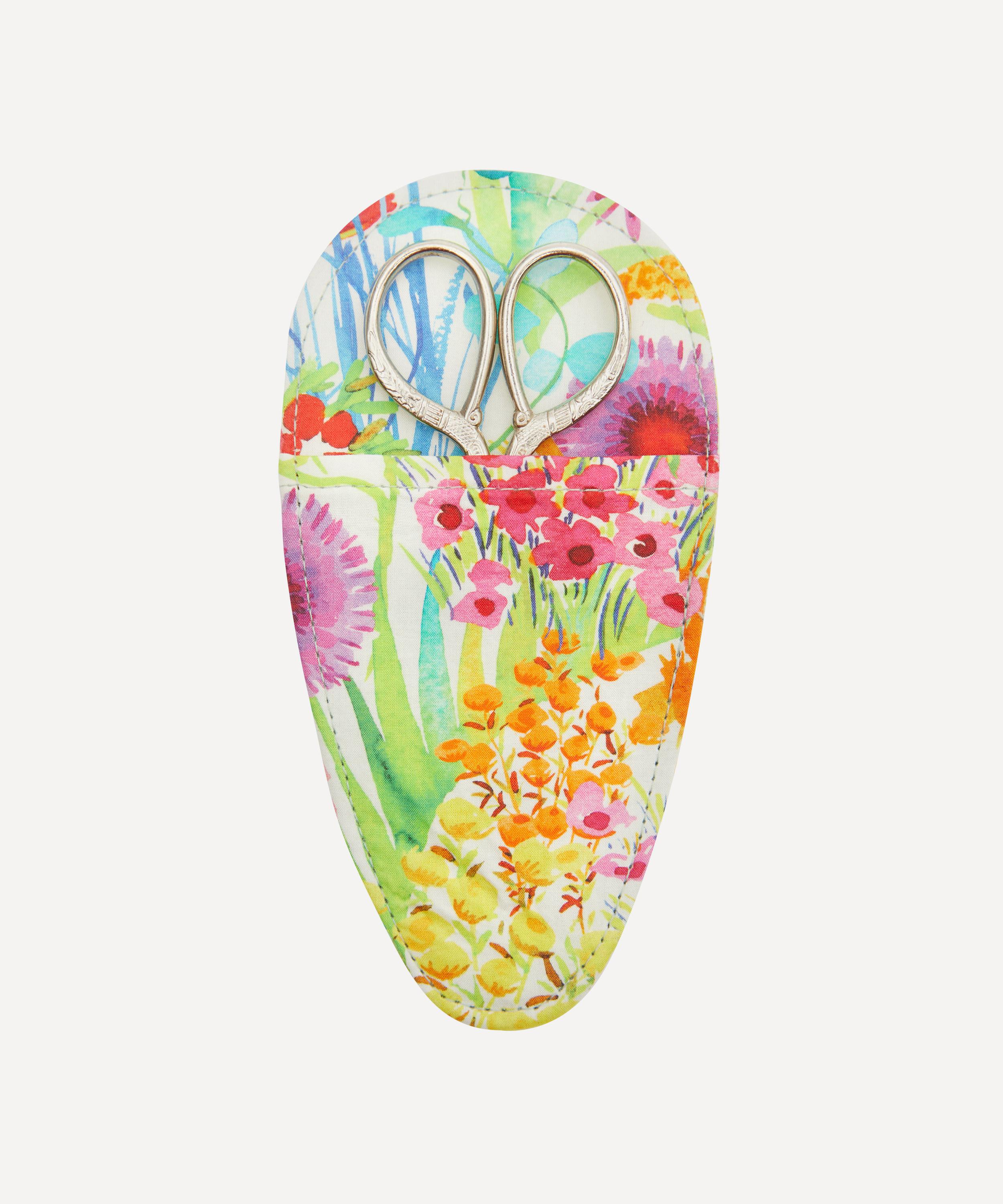 Liberty - Tresco Print Sewing Scissors in Pouch image number 0
