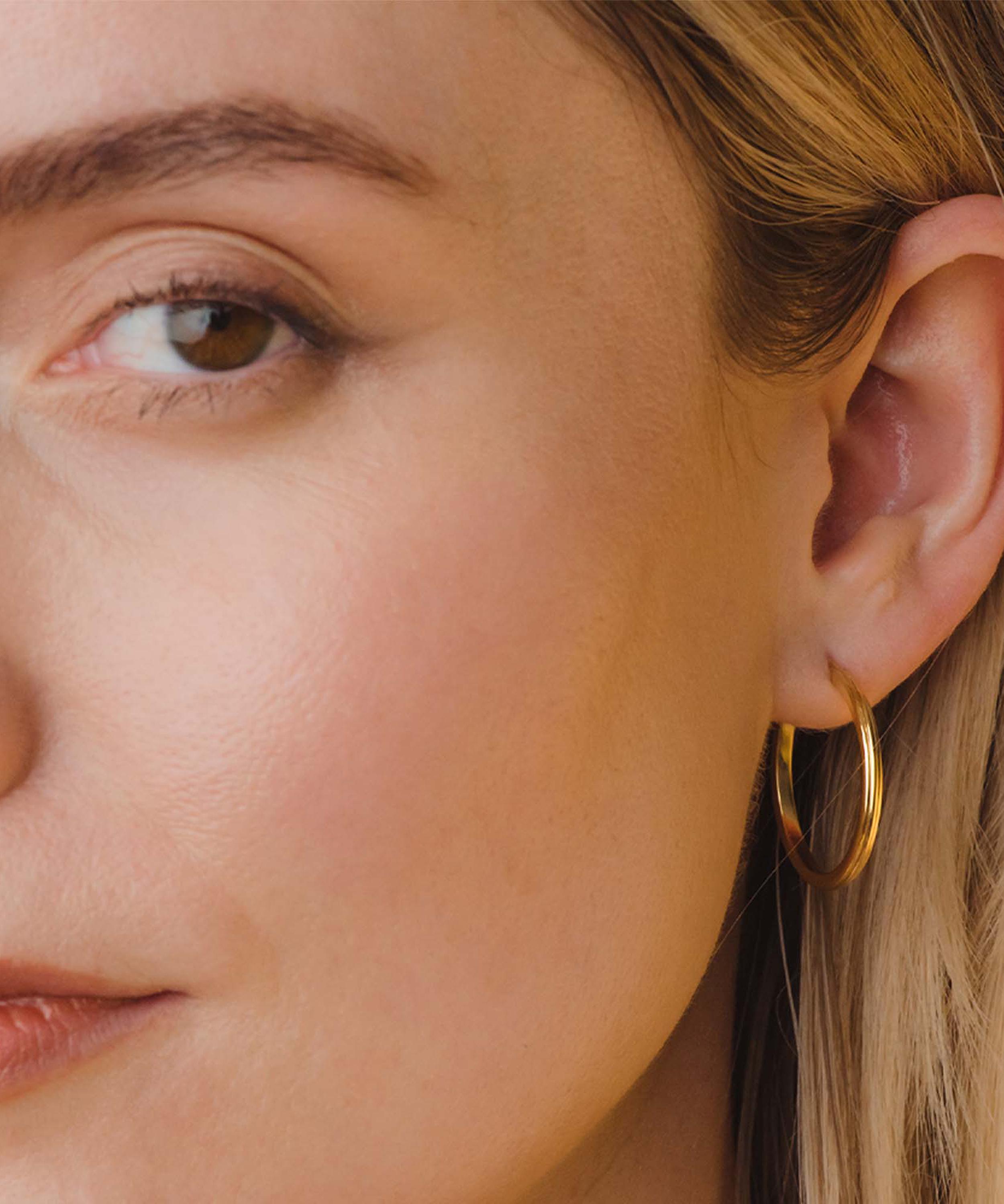 Astley Clarke - Silver Medium Linia Hoop Earrings image number 1