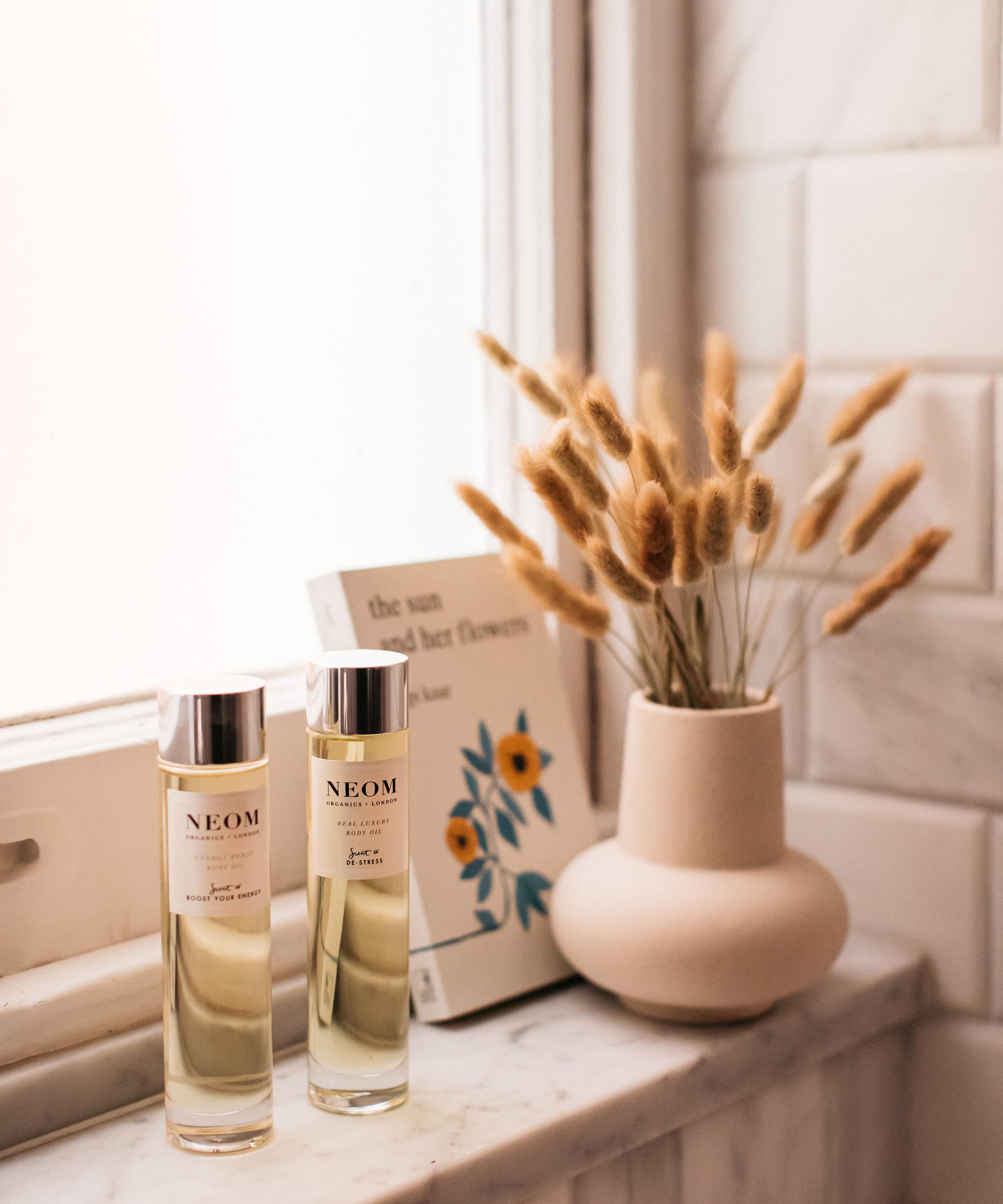 NEOM Organics - Real Luxury Body Oil 100ml image number 2