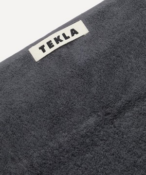 Tekla - Organic Cotton Washcloth in Charcoal Grey image number 2