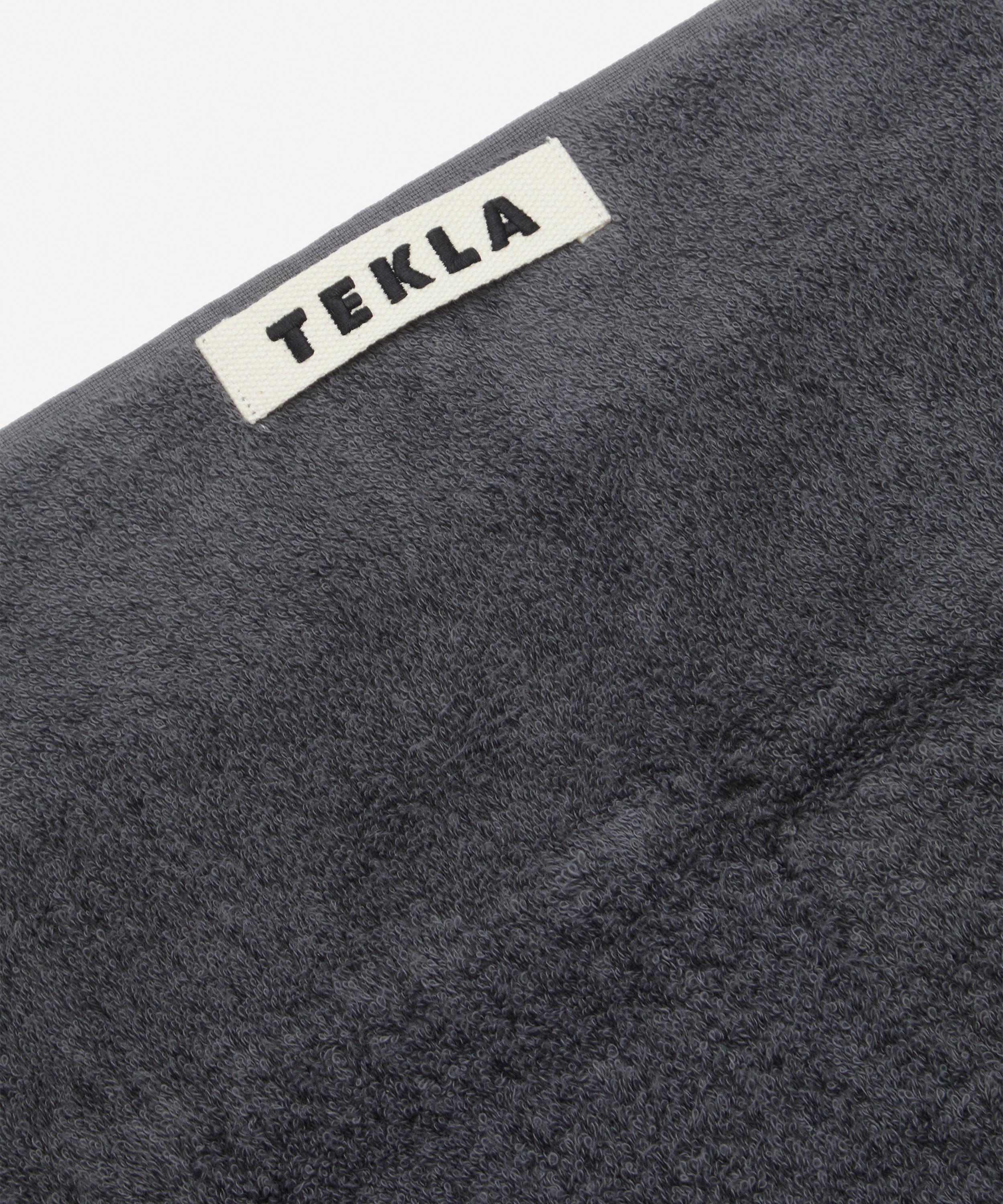 Tekla - Organic Cotton Washcloth in Charcoal Grey image number 2