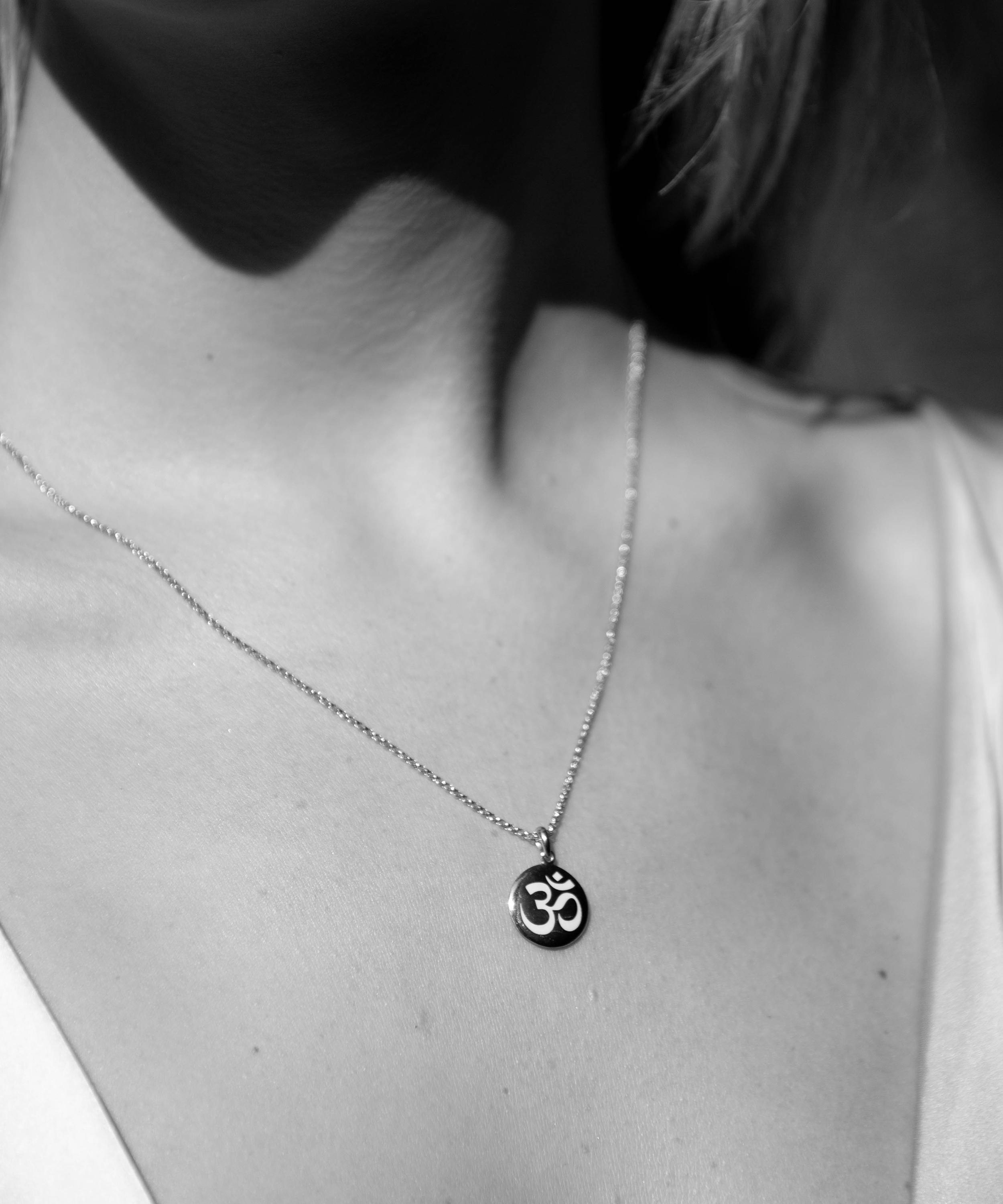 Dinny Hall - Gold Plated Vermeil Silver Ohm Enamel Disc Pendant Necklace image number 1