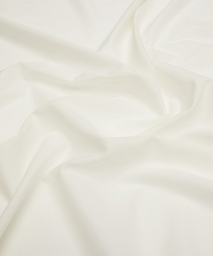 Liberty Fabrics - Paper White Plain Tana Lawn™ Cotton image number 3