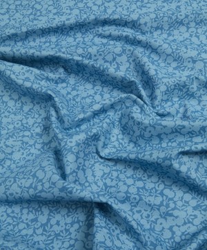 Liberty Fabrics - Azure Wiltshire Shadow Lasenby Quilting Cotton image number 4