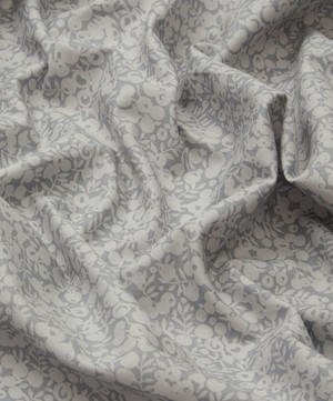 Liberty Fabrics - Smoke Wiltshire Shadow Lasenby Quilting Cotton image number 2