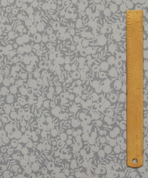Liberty Fabrics - Smoke Wiltshire Shadow Lasenby Quilting Cotton image number 3