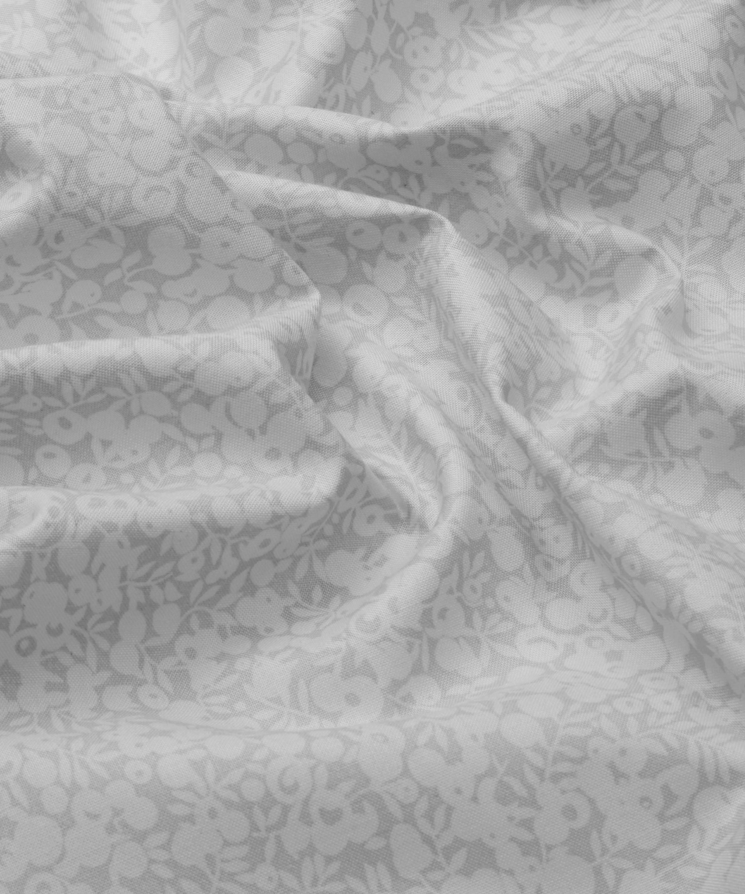 Liberty Fabrics - White Wiltshire Shadow Lasenby Quilting Cotton image number 4