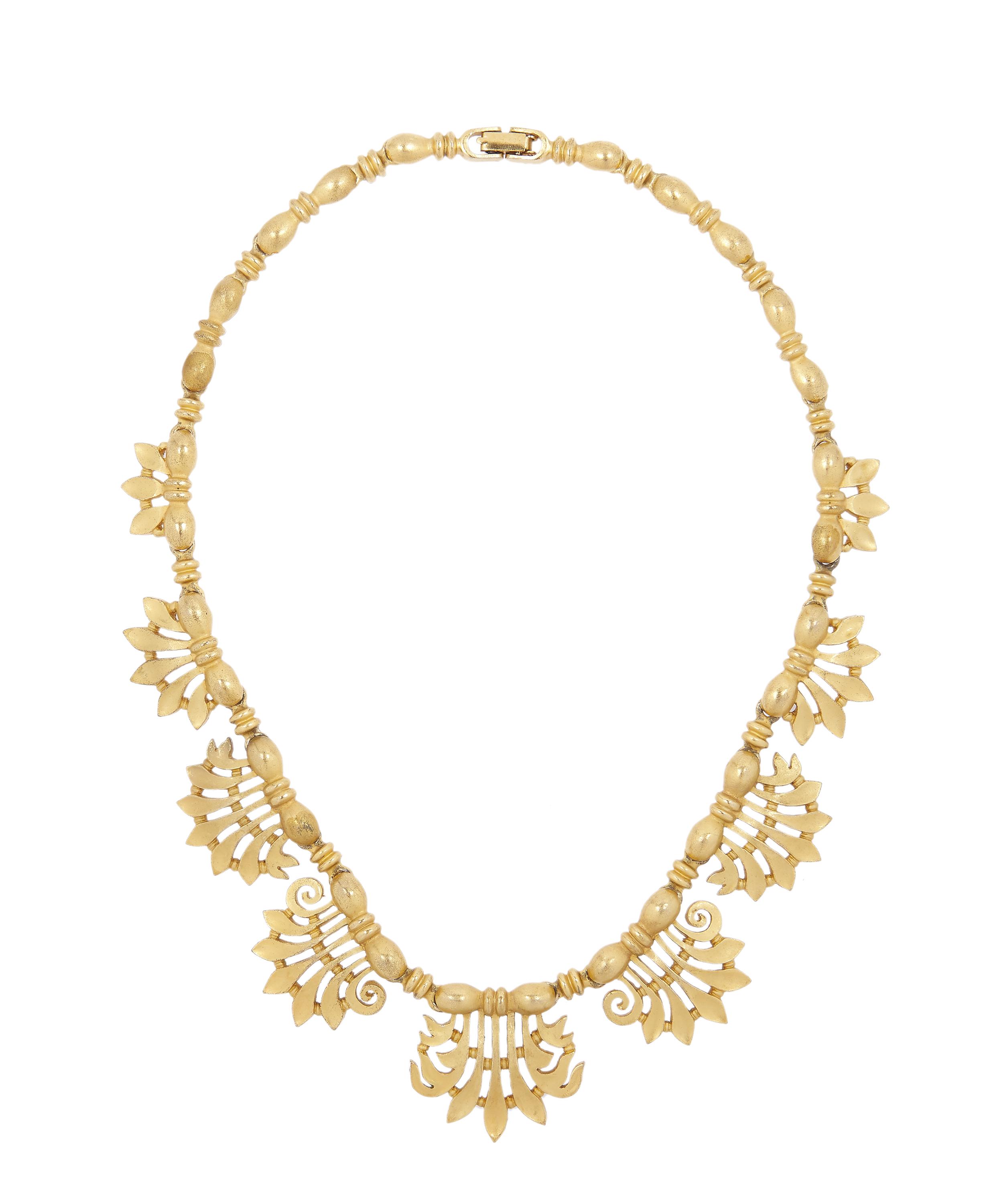 Designer Vintage - 1970s Liberty Gilt Necklace image number 0