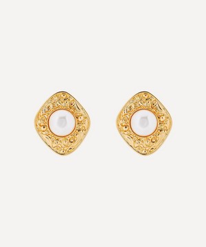 Designer Vintage - 1980s Chanel Gilt Faux Pearl Rhomboid Clip-On Earrings image number 0
