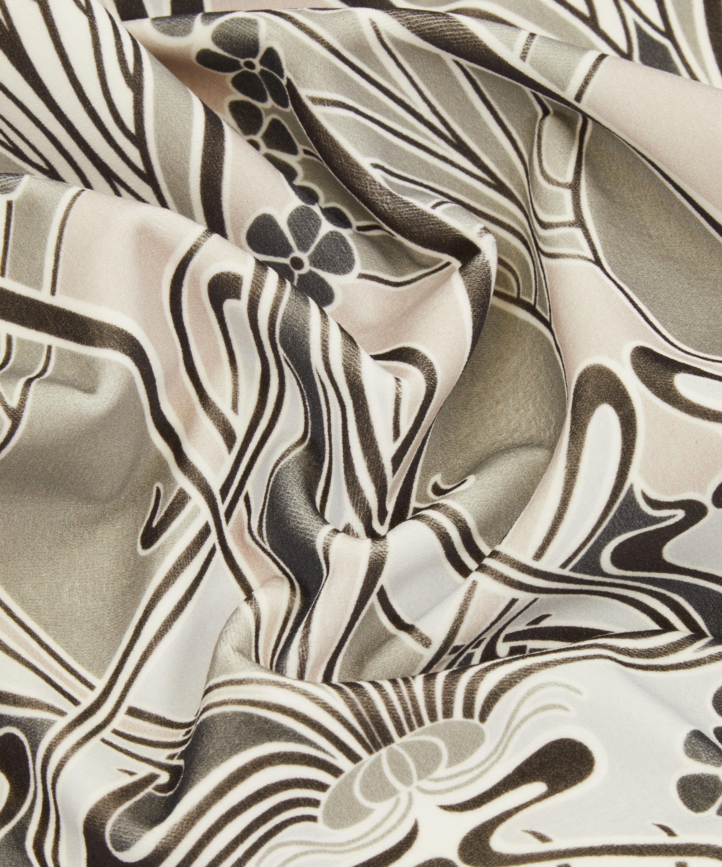 Liberty Interiors - Ianthe Bloom Multi Cotton Velvet in Pewter Dark image number 3