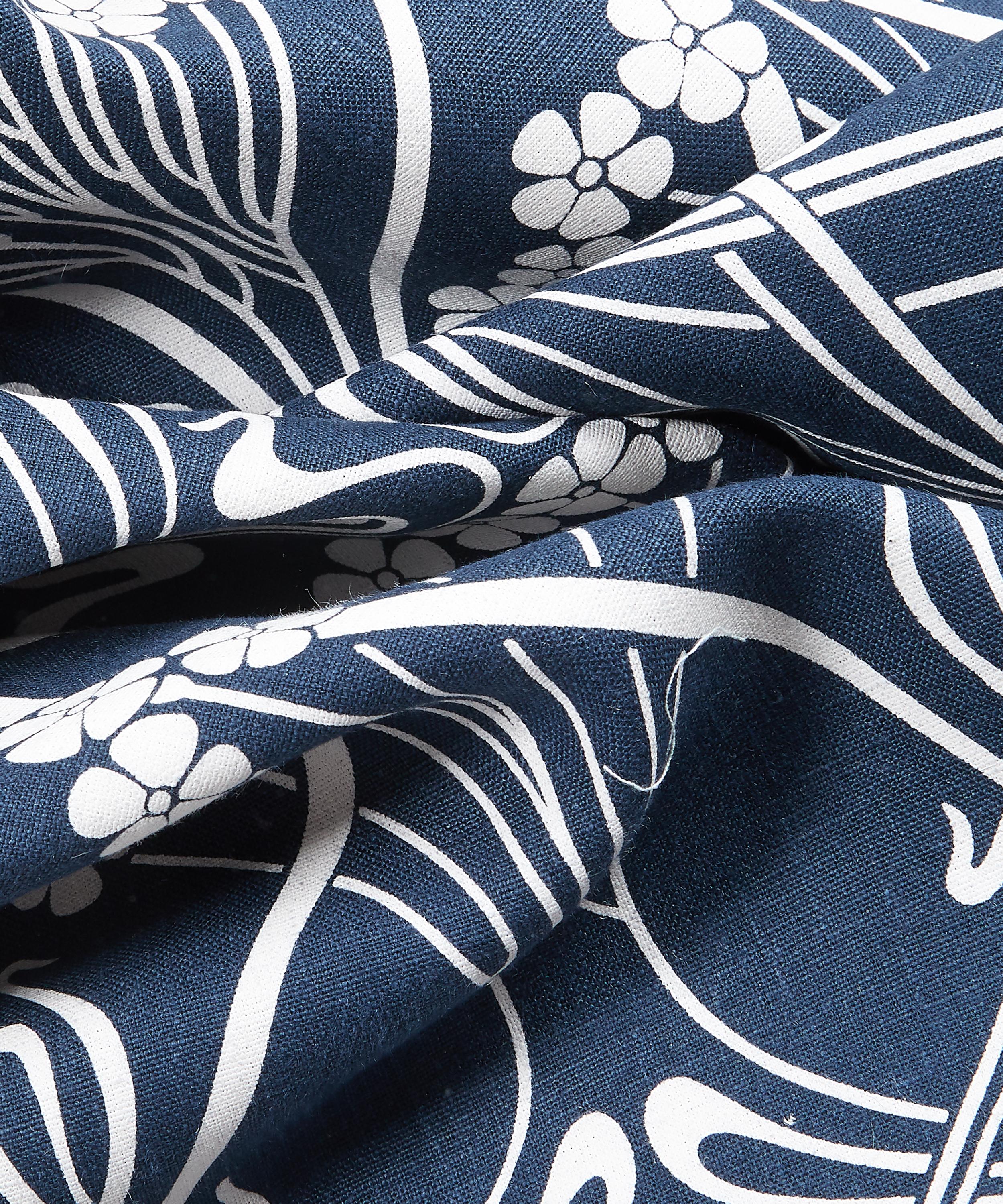 Liberty Interiors - Ianthe Bloom Stencil Chiltern Linen in Pewter image number 4