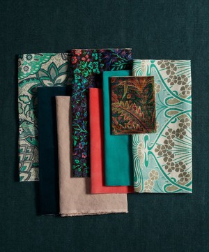 Liberty Interiors - Marquess Garden Cotton Velvet in Jade image number 5