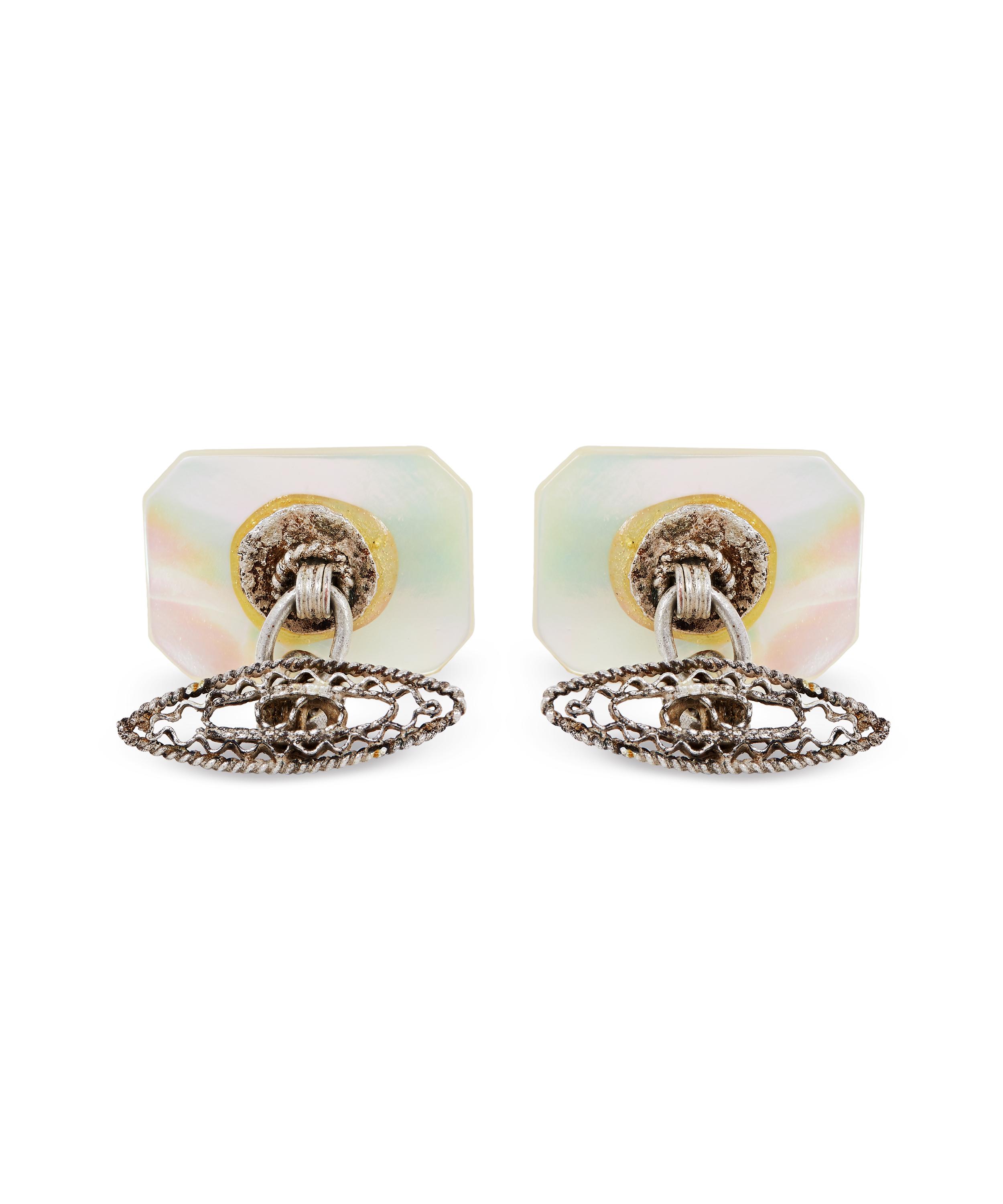 Designer Vintage - 1950s Mother-Of-Pearl Cufflinks image number 2