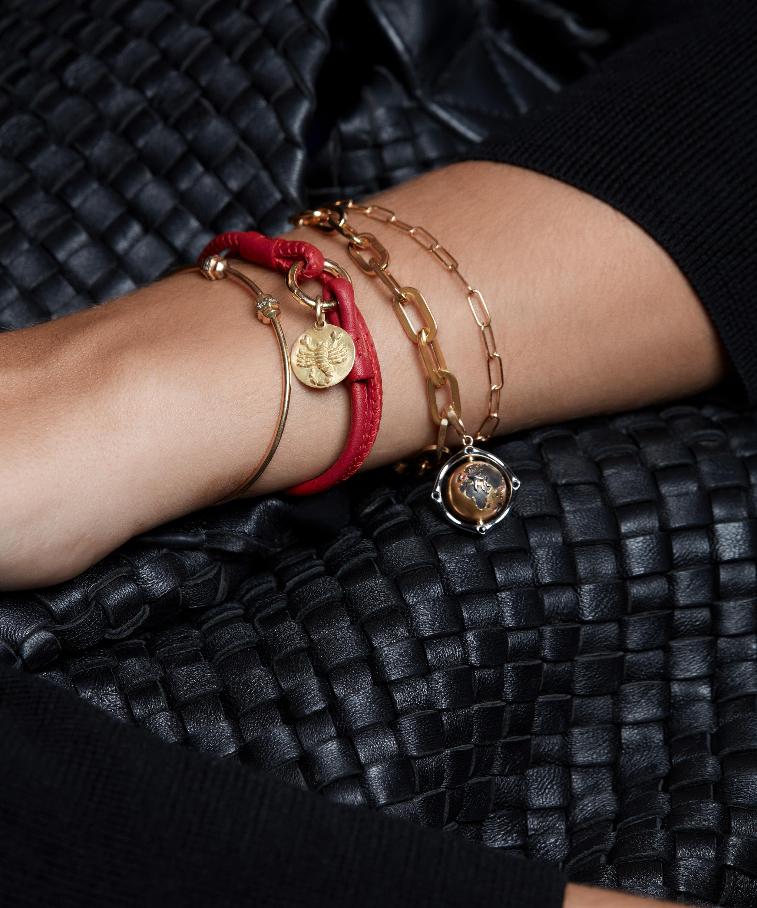 Annoushka - 18ct Gold Mythology Diamond Spinning Globe Charm image number 1