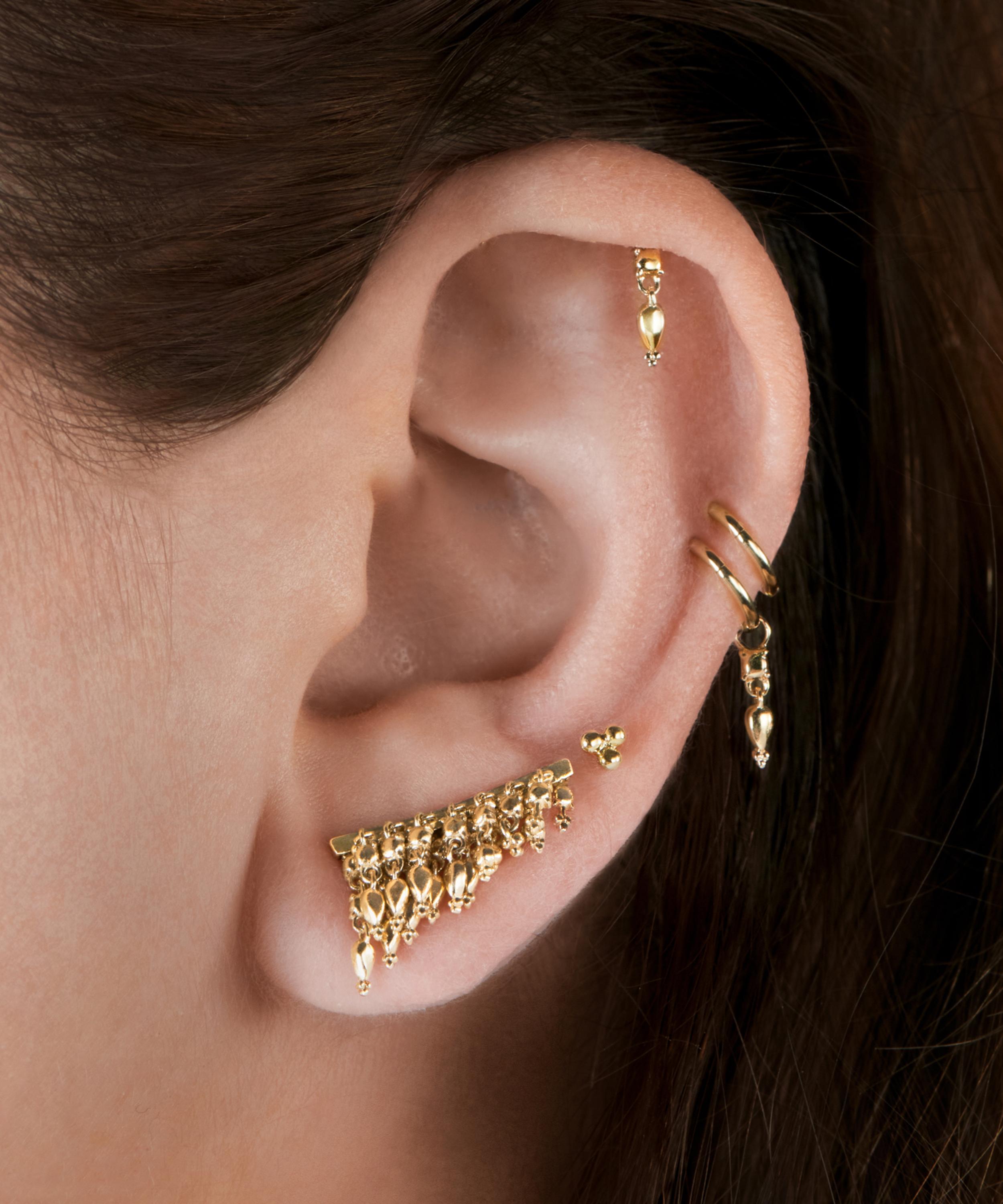 Maria Tash - 14ct 18mm 18mm Curved Tassel Bar Ear Climber Left image number 1