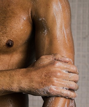 anatomē - Invigorating Hand + Body Wash 250ml image number 2