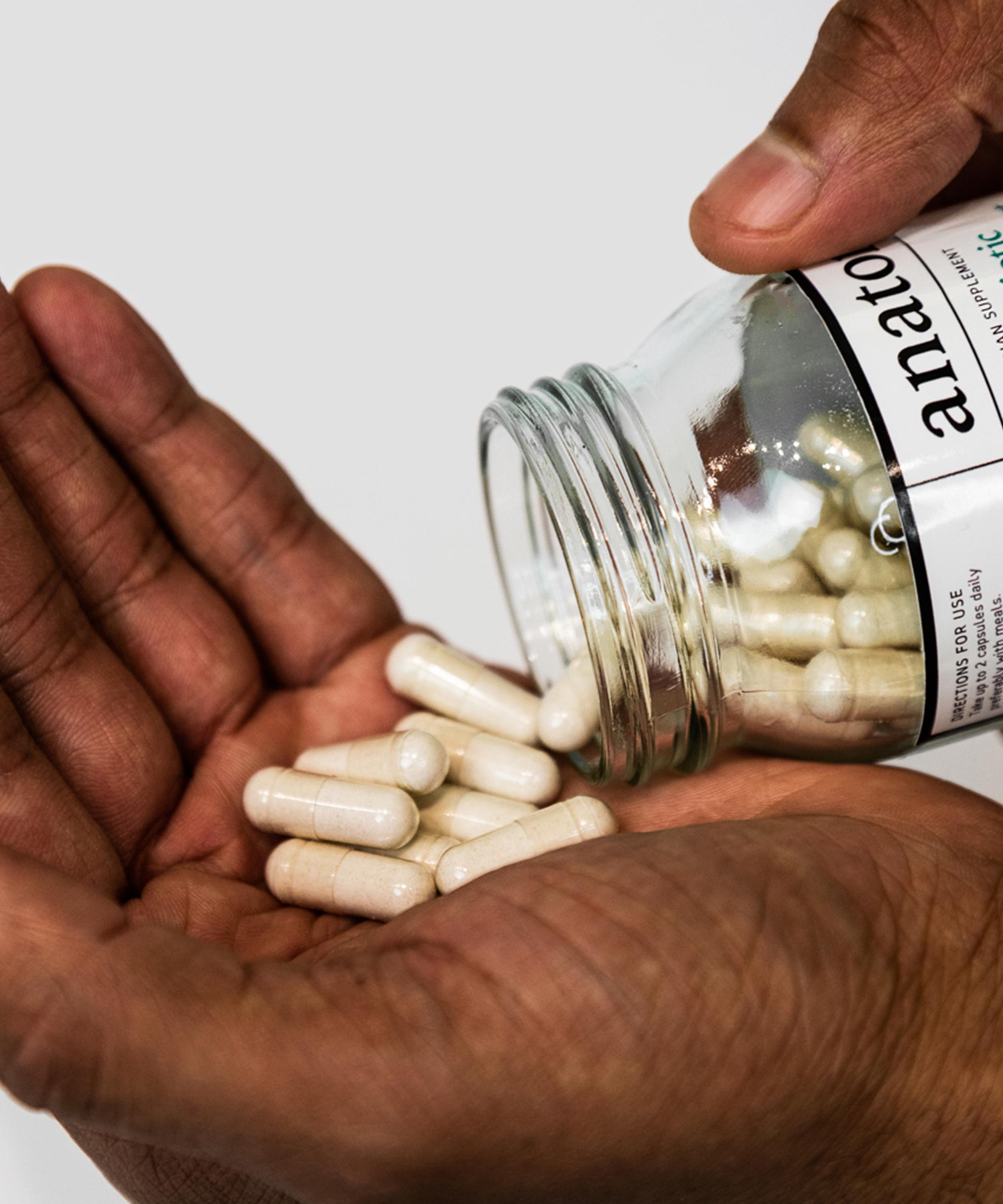 anatomē - Essential Daily Probiotic + Gut Support Capsules image number 1