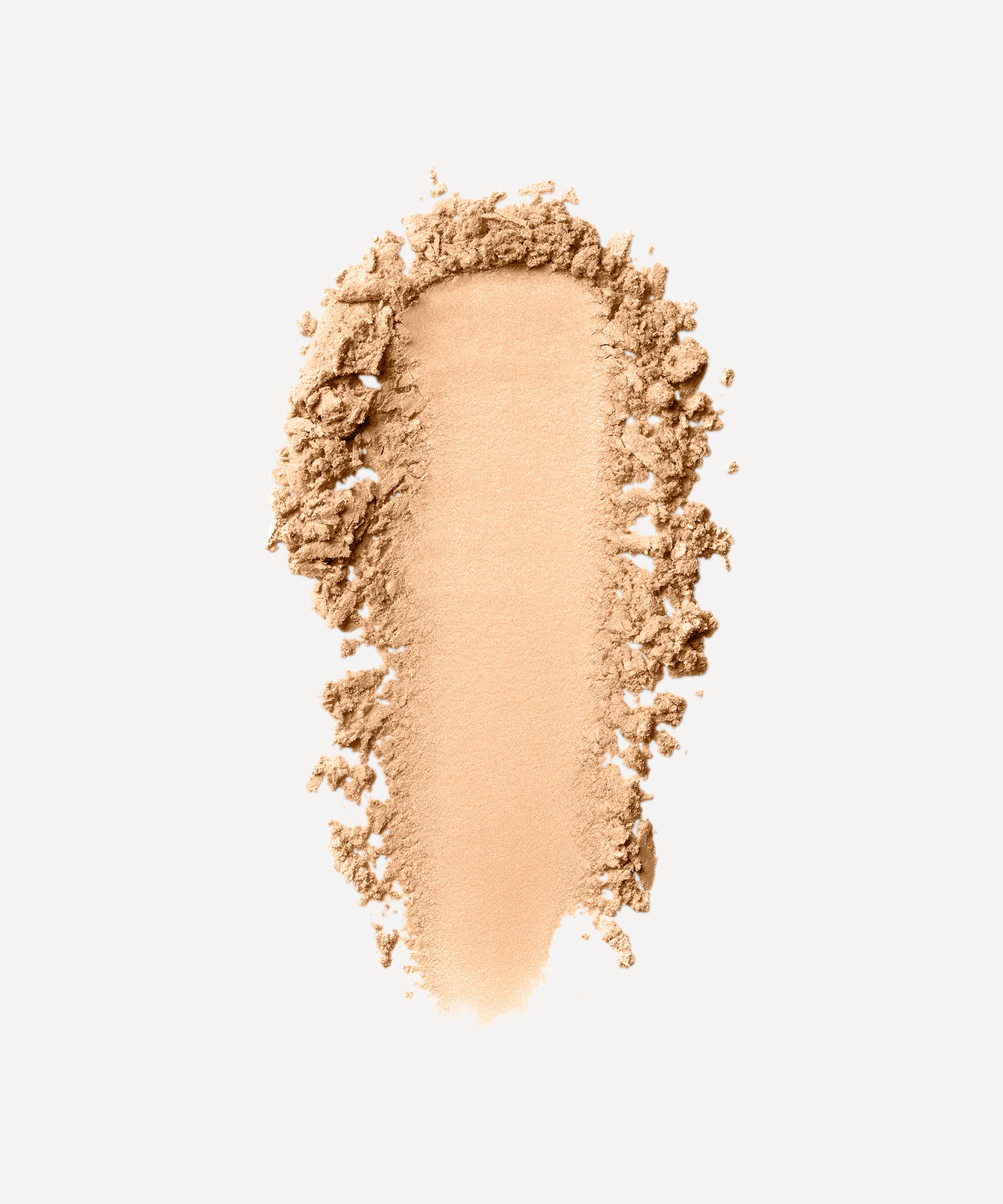 Bobbi Brown - Sheer Finish Pressed Powder in Soft Sand image number 1