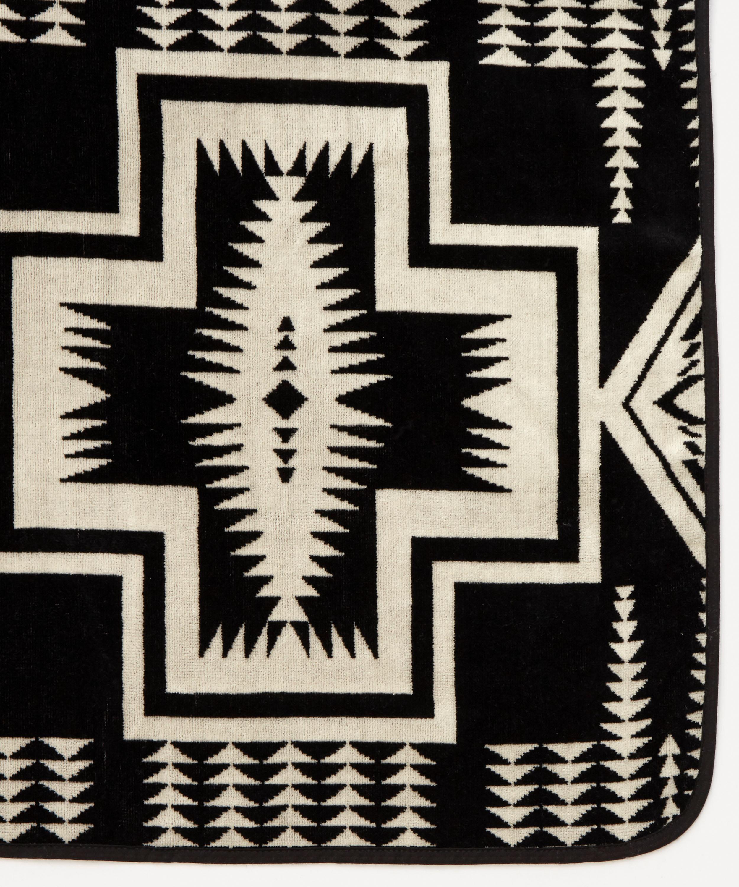 Pendleton - Harding Hooded Towel image number 4