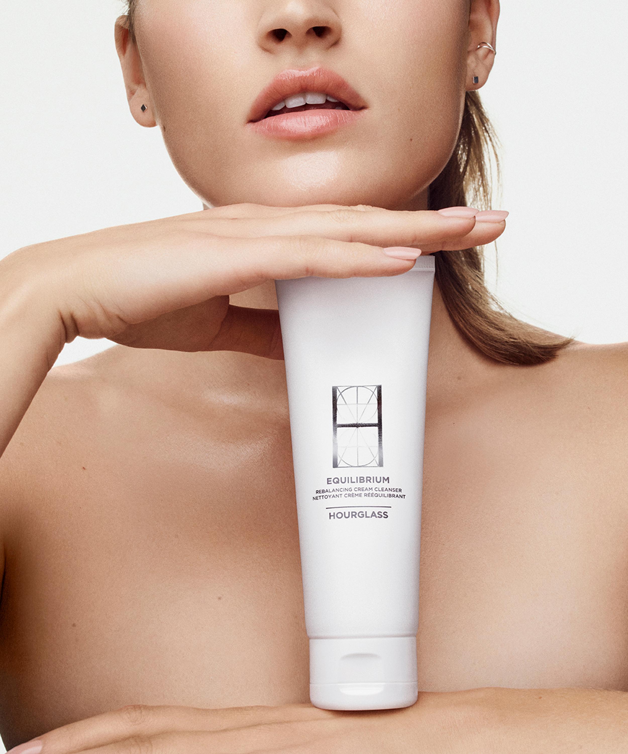 Hourglass - Equilibrium Rebalancing Cream Cleanser 110ml image number 3