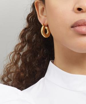 Shyla - Gold-Plated Monica Ribbed Hoop Earrings image number 1