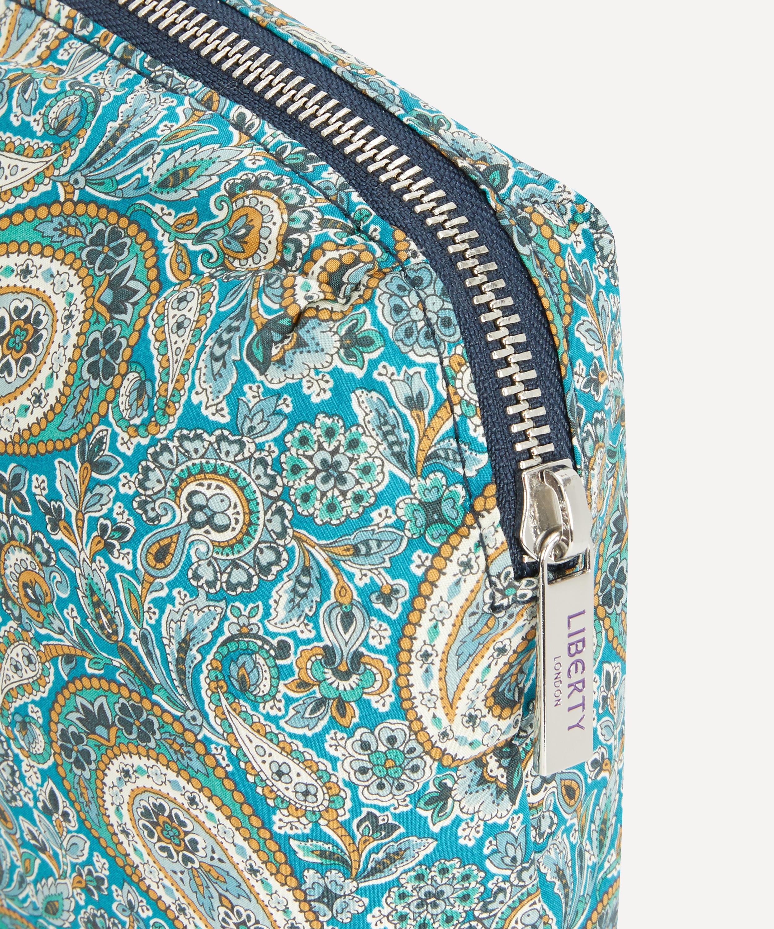 Liberty - Five Minutes' Peace Beauty Kit image number 4