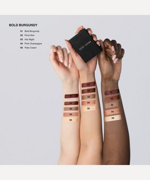 Bobbi Brown - The Essential Multicolour Eye Shadow Palette in Bold Burgundy image number 4