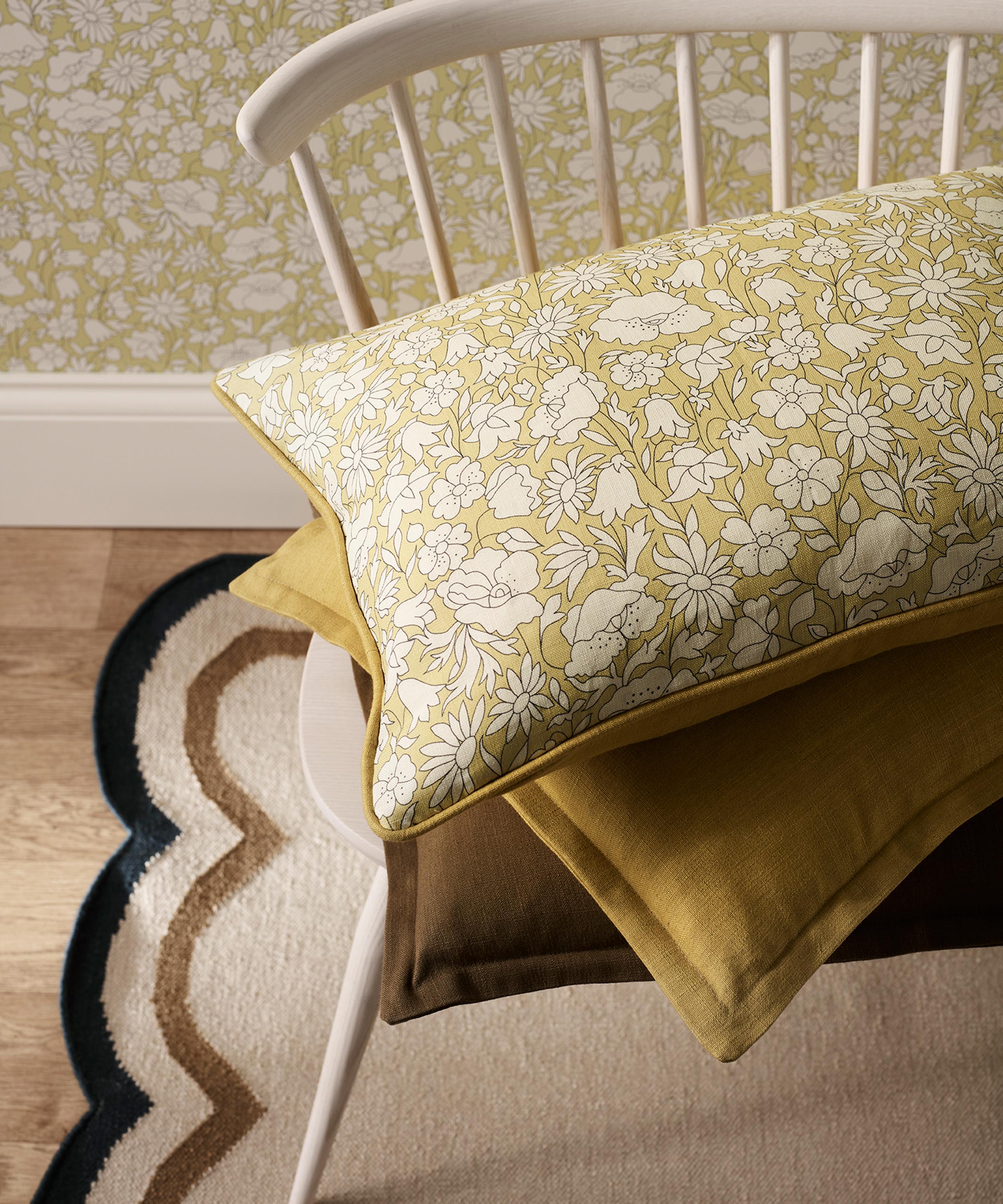 Liberty Interiors - Poppy Meadow Landsdowne Linen in Fennel image number 1