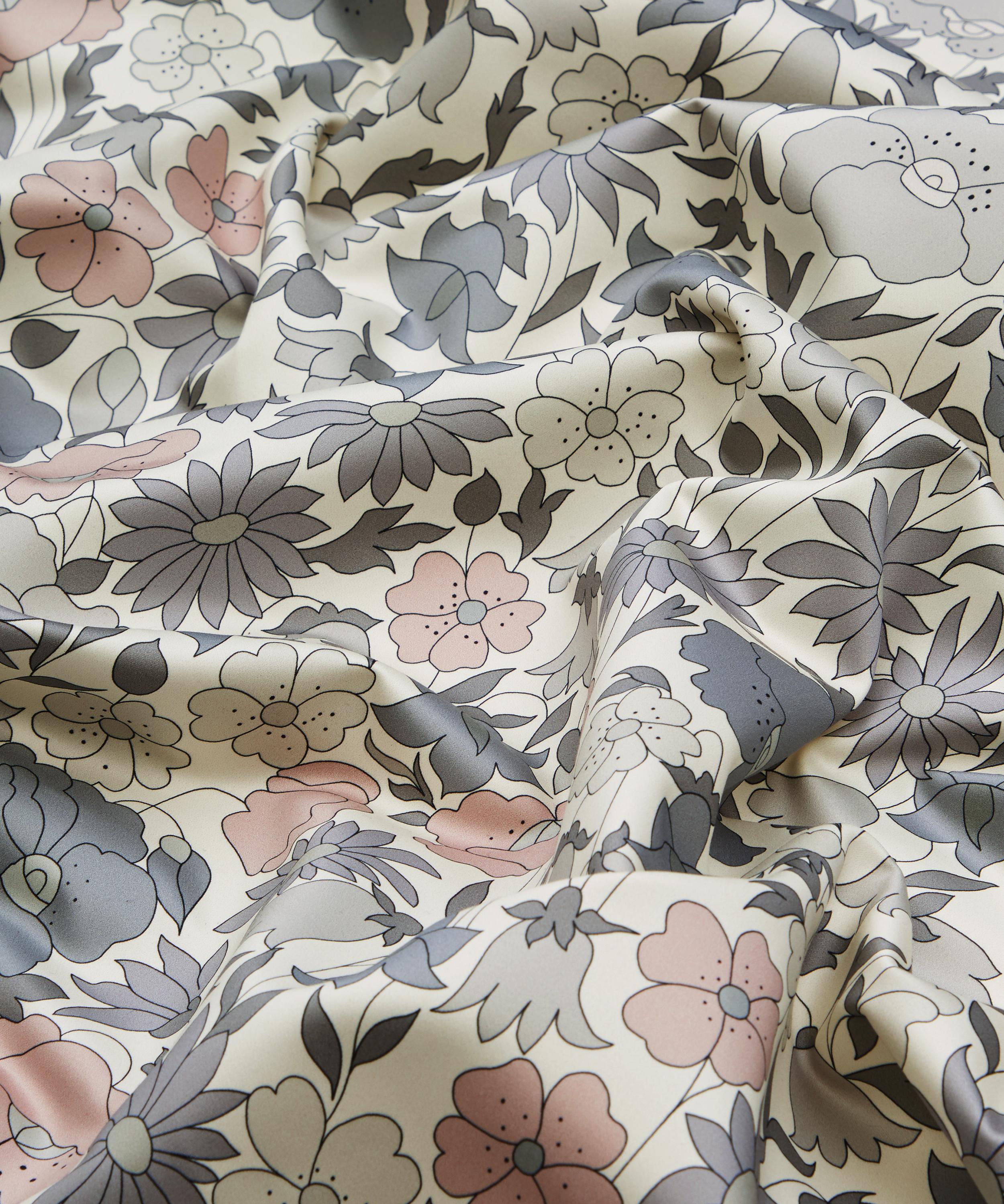 Liberty Interiors - Poppy Meadowfield Cotton Sateen in Pewter image number 4