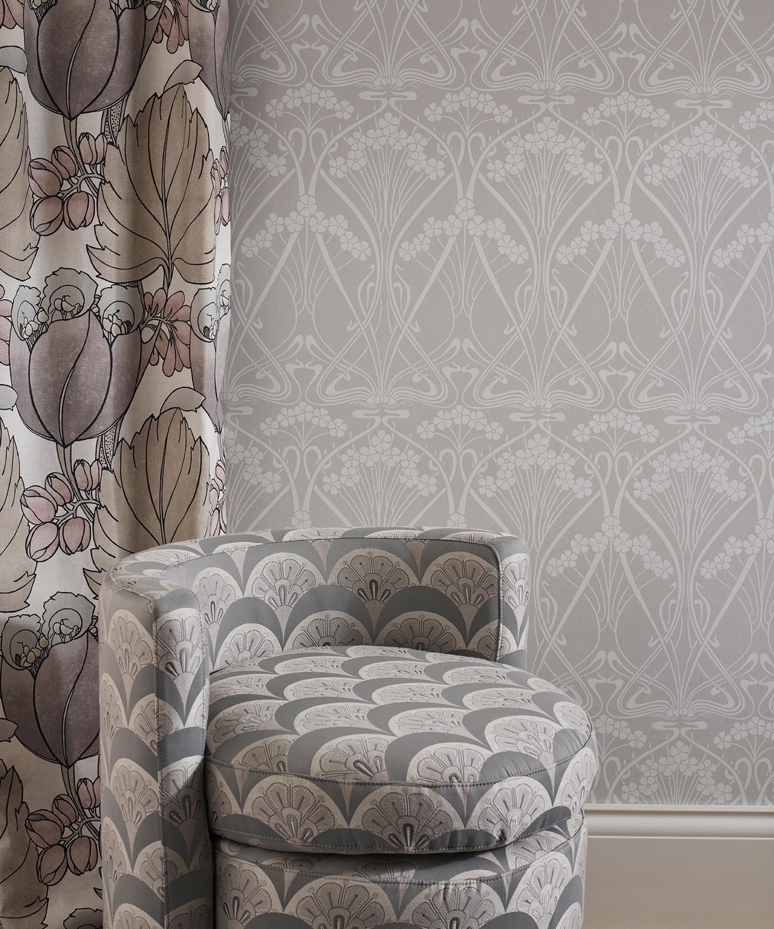 Liberty Interiors - Regency Tulip Landsdowne Linen in Pewter image number 6