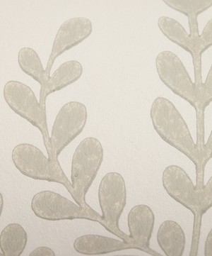 Liberty Interiors - Paisley Fern Wallpaper in Pewter White image number 3
