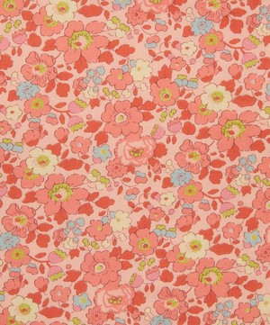 Coco & Wolf - Poppy and Daisy and Betsy Coral Scallop Placemat image number 3
