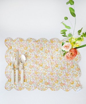 Coco & Wolf - Felicite and Phoebe Scallop Placemat image number 1