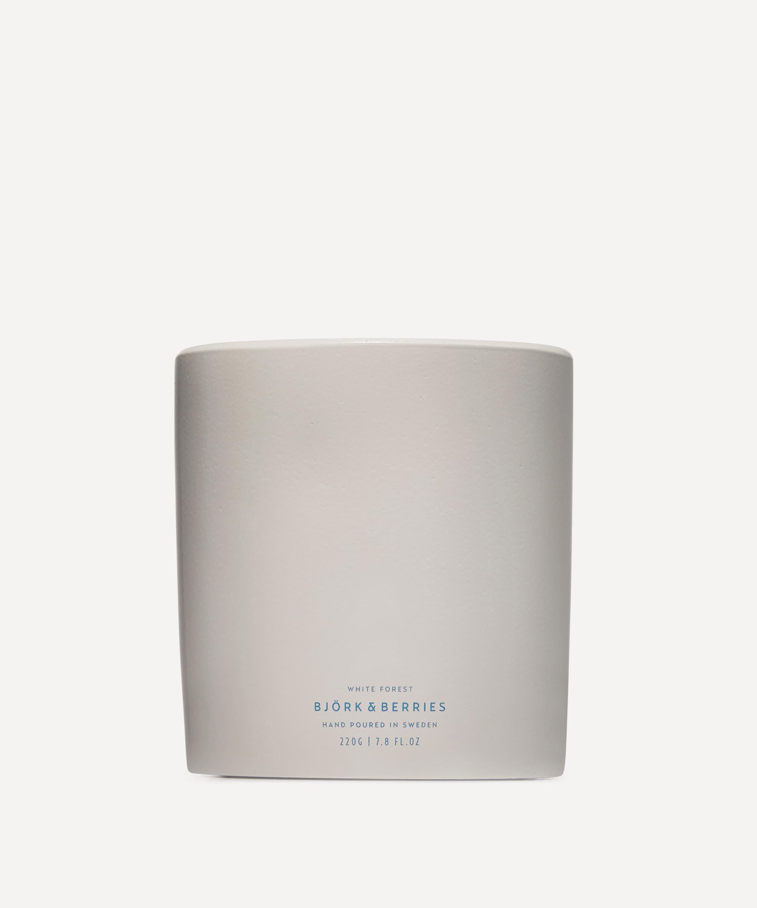 Björk & Berries - White Forest Scented Candle 220g image number 0